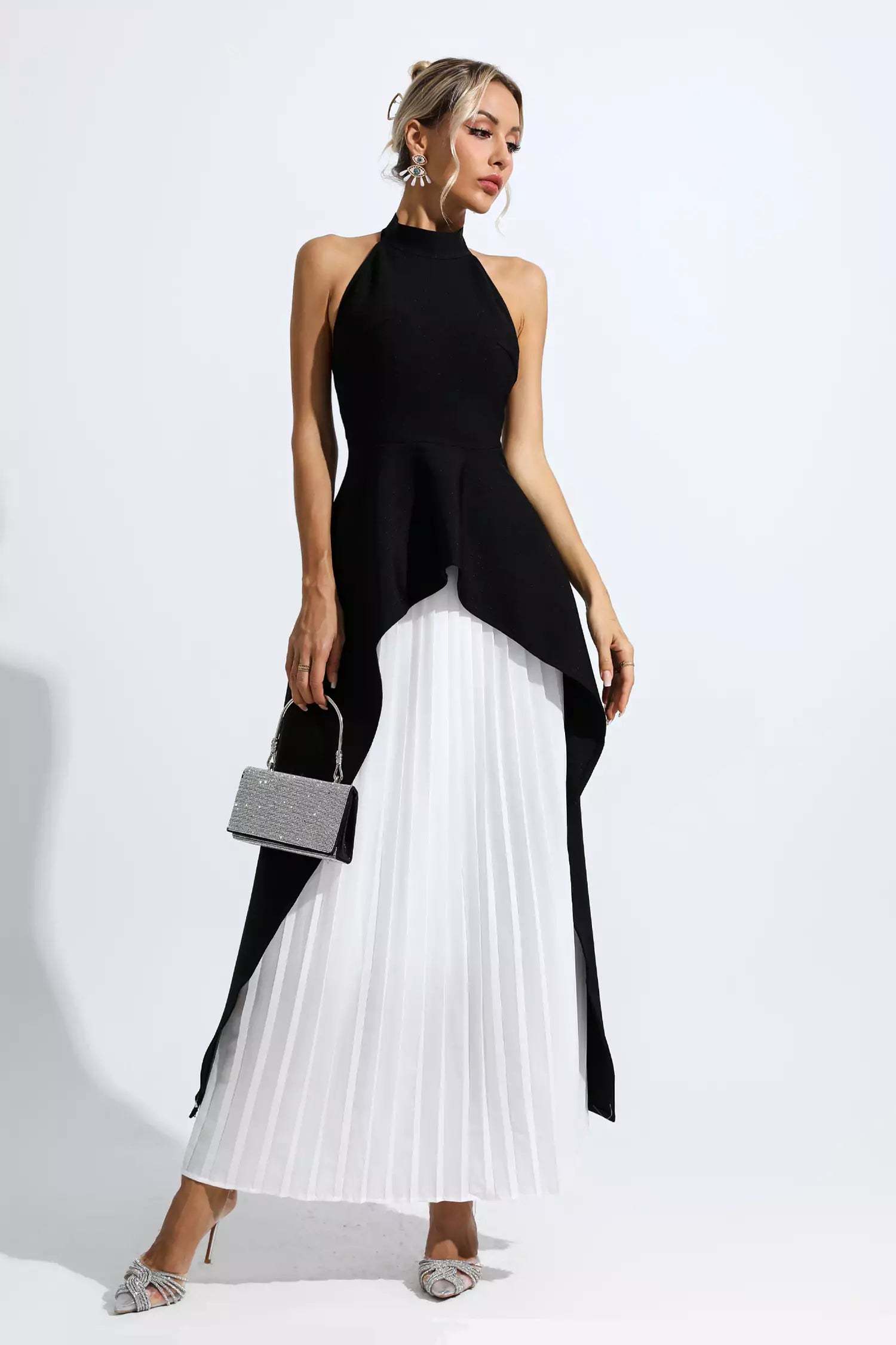 Verne Black White Irregular Set
