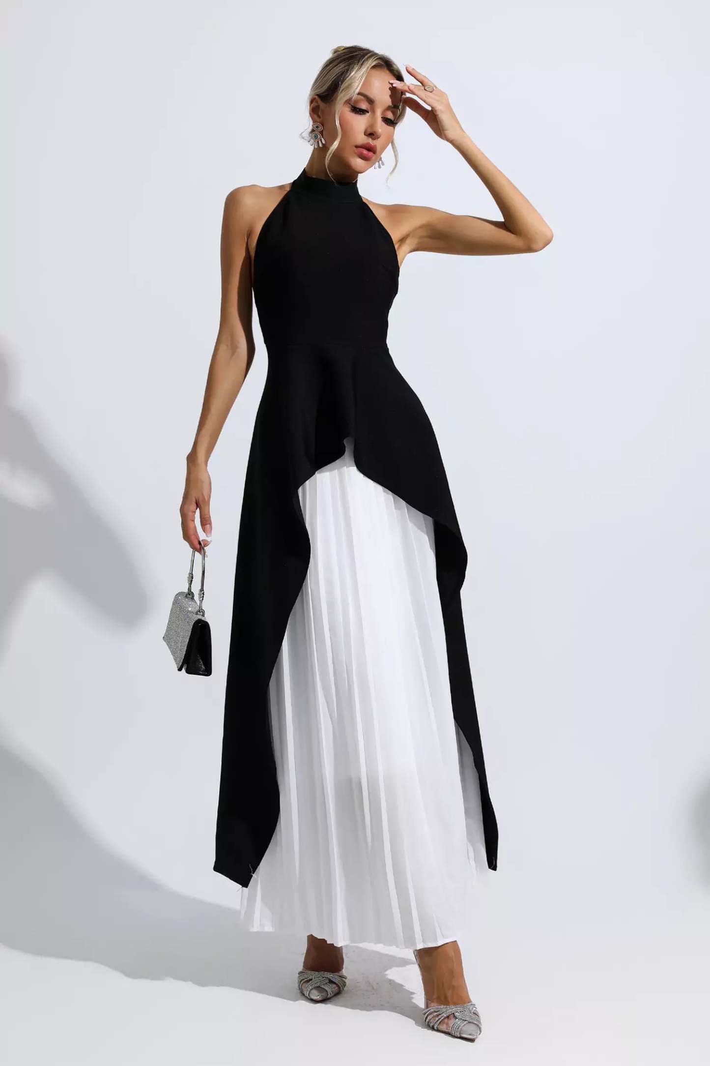 Verne Black White Irregular Set