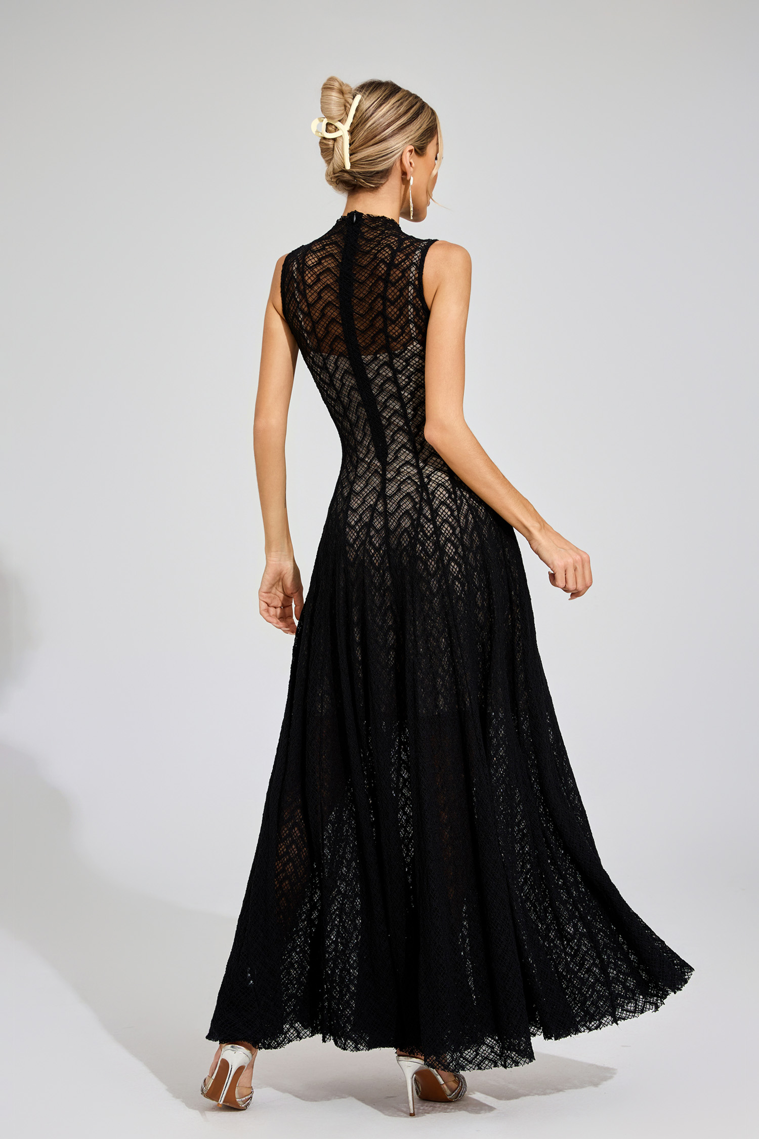Phil Black Lace Sleeveless Dress