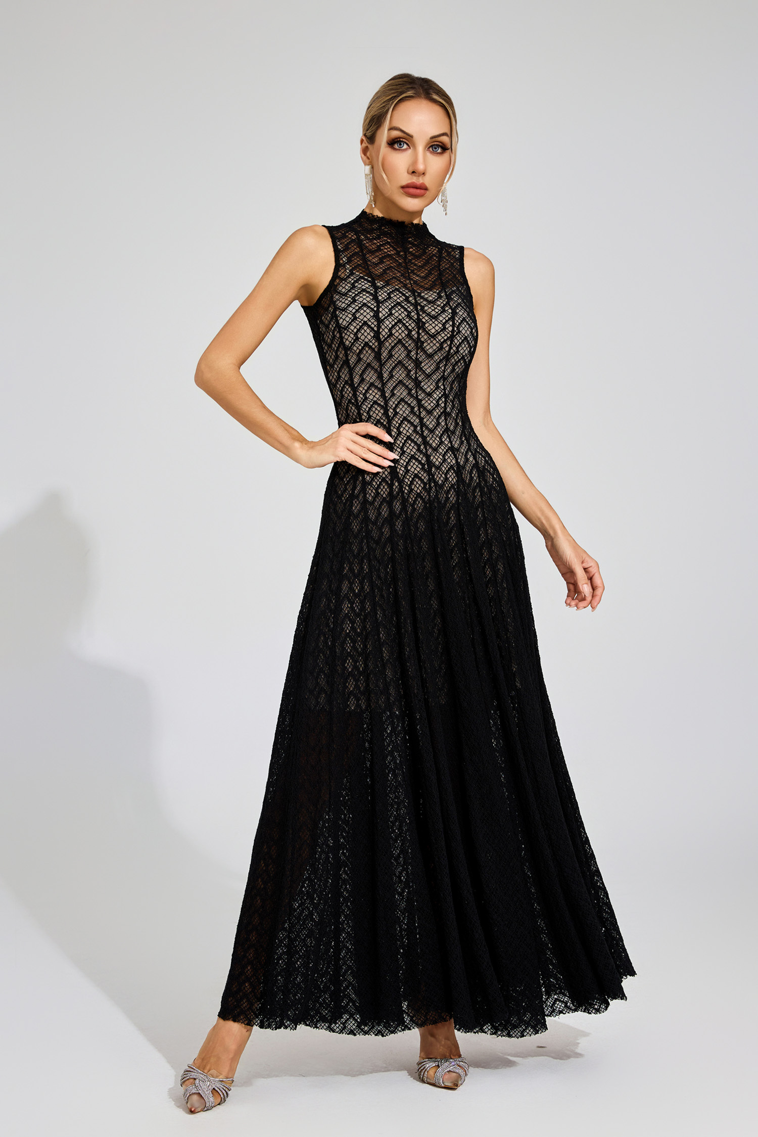 Phil Black Lace Sleeveless Dress