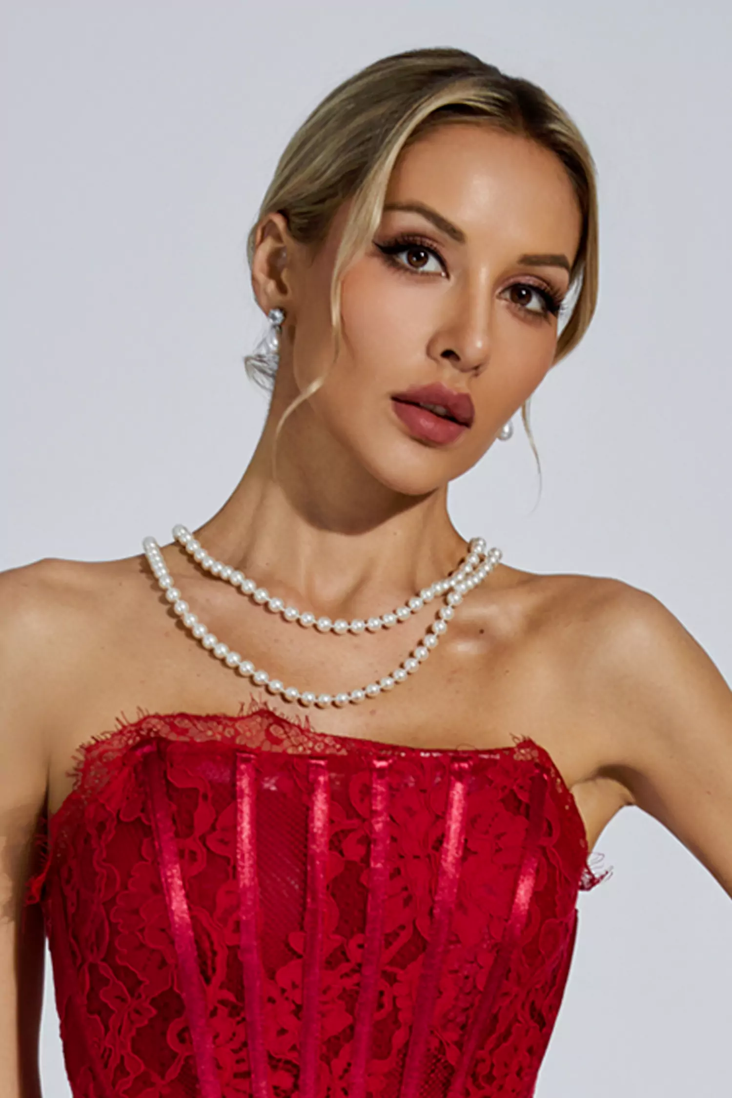Jones White Pearl Necklace