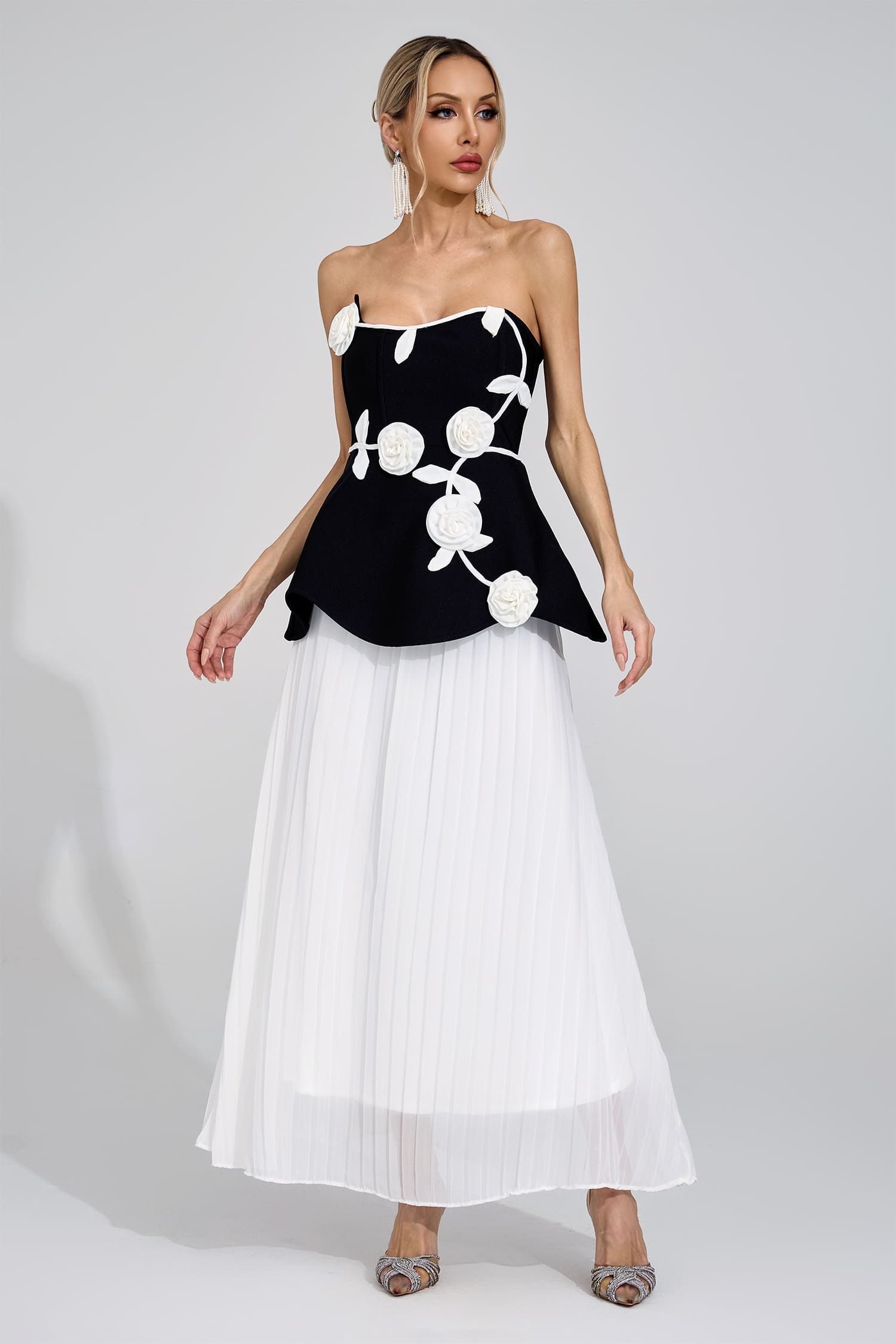 Tindra Black White Floral Maxi Dress