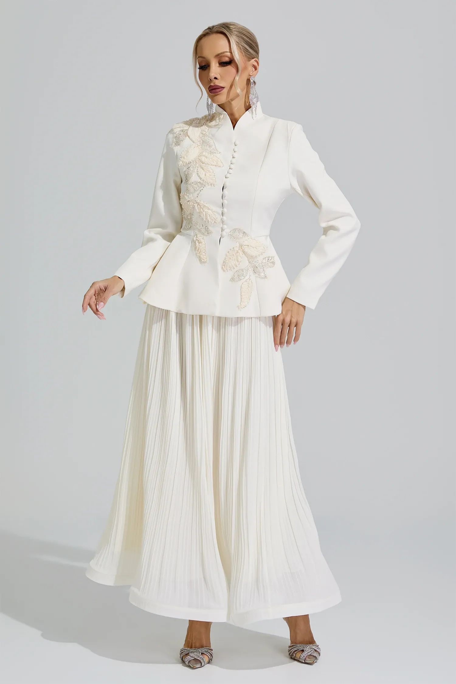 Jindeok White Embroidery Pleated Set