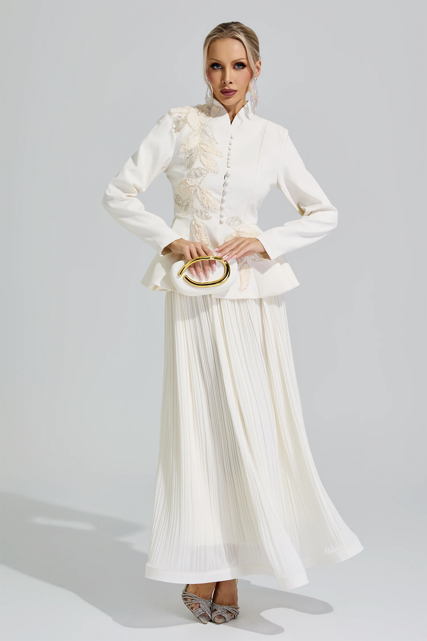 Jindeok White Embroidery Pleated Set