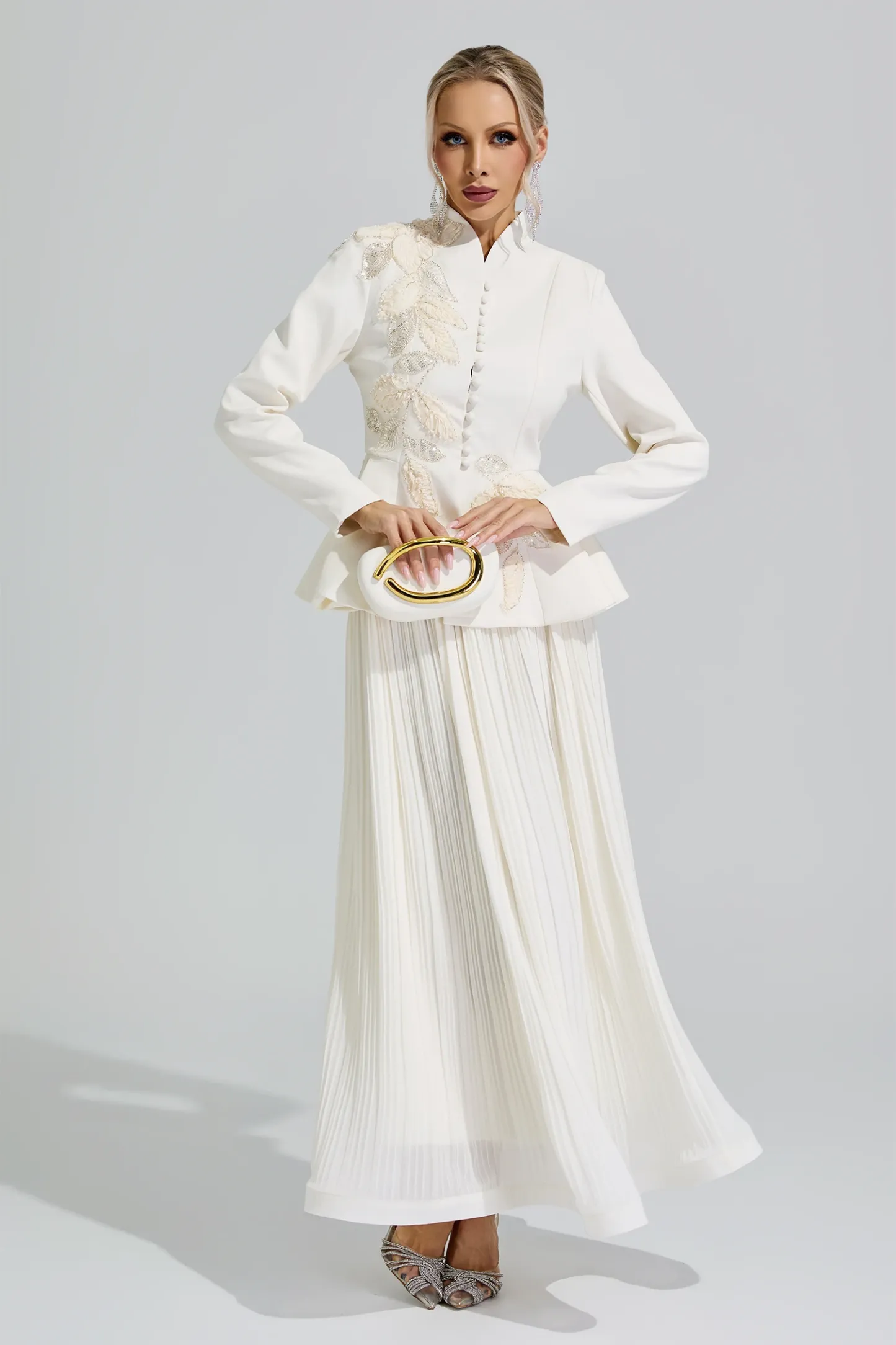 Jindeok White Embroidery Pleated Set
