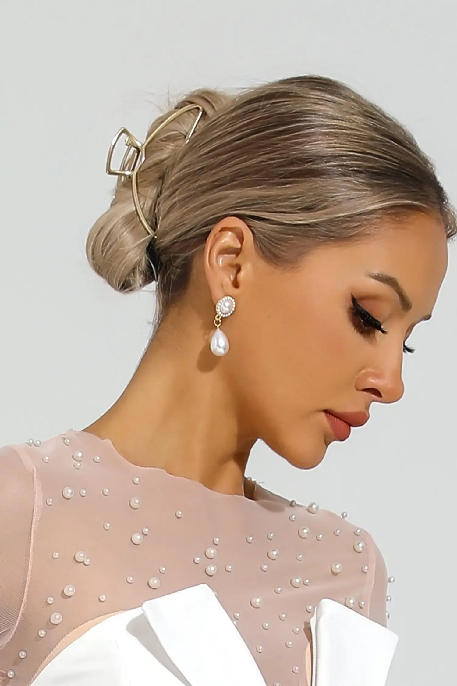 Alva White Pear Earrings