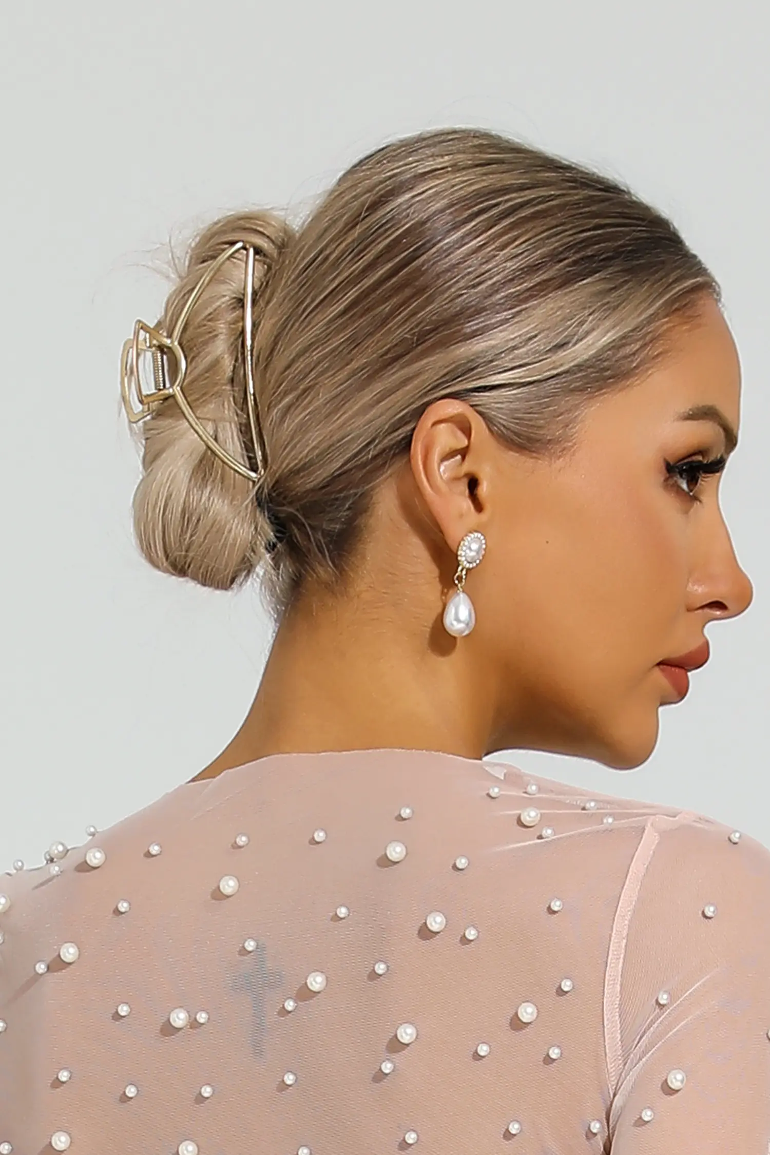 Alva White Pear Earrings