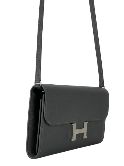 HERMES - Constance to go H0 Gris Misty Evercolor Palladium Hardware 