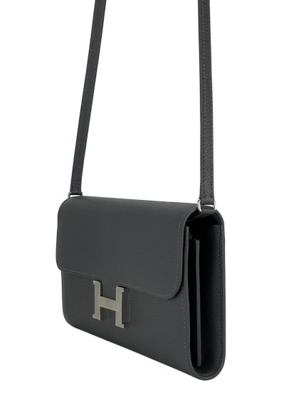 HERMES - Constance to go H0 Gris Misty Evercolor Palladium Hardware 