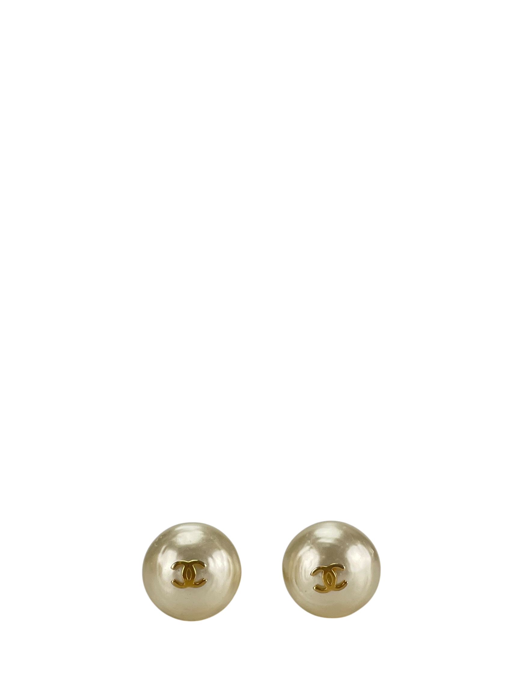 CHANEL - 96P Gold Coco Mark Pearl Earrings