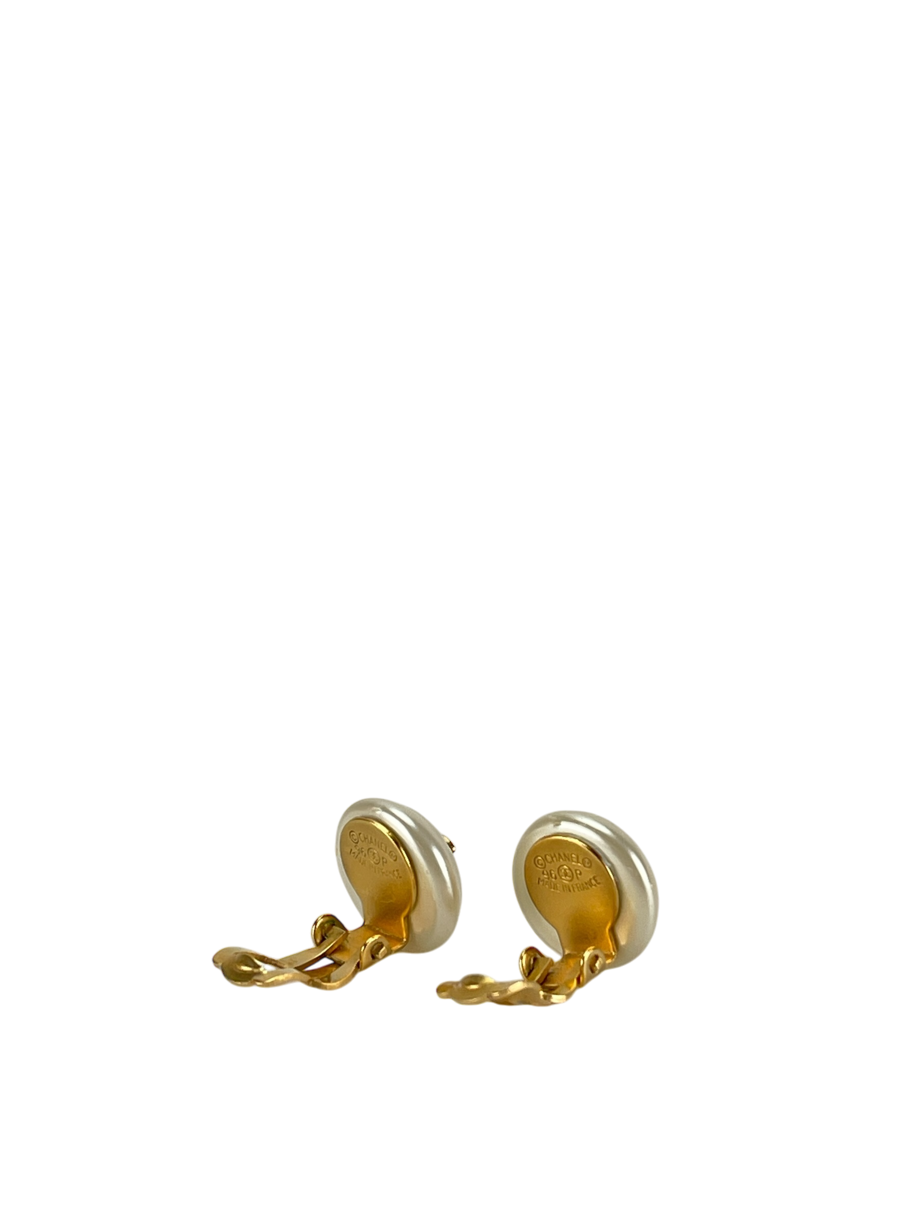 CHANEL - 96P Gold Coco Mark Pearl Earrings