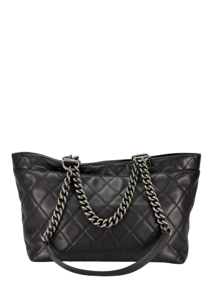 CHANEL -