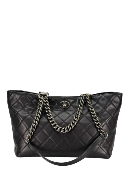 CHANEL -