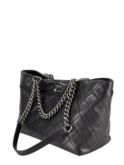 CHANEL -
