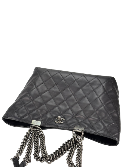 CHANEL -