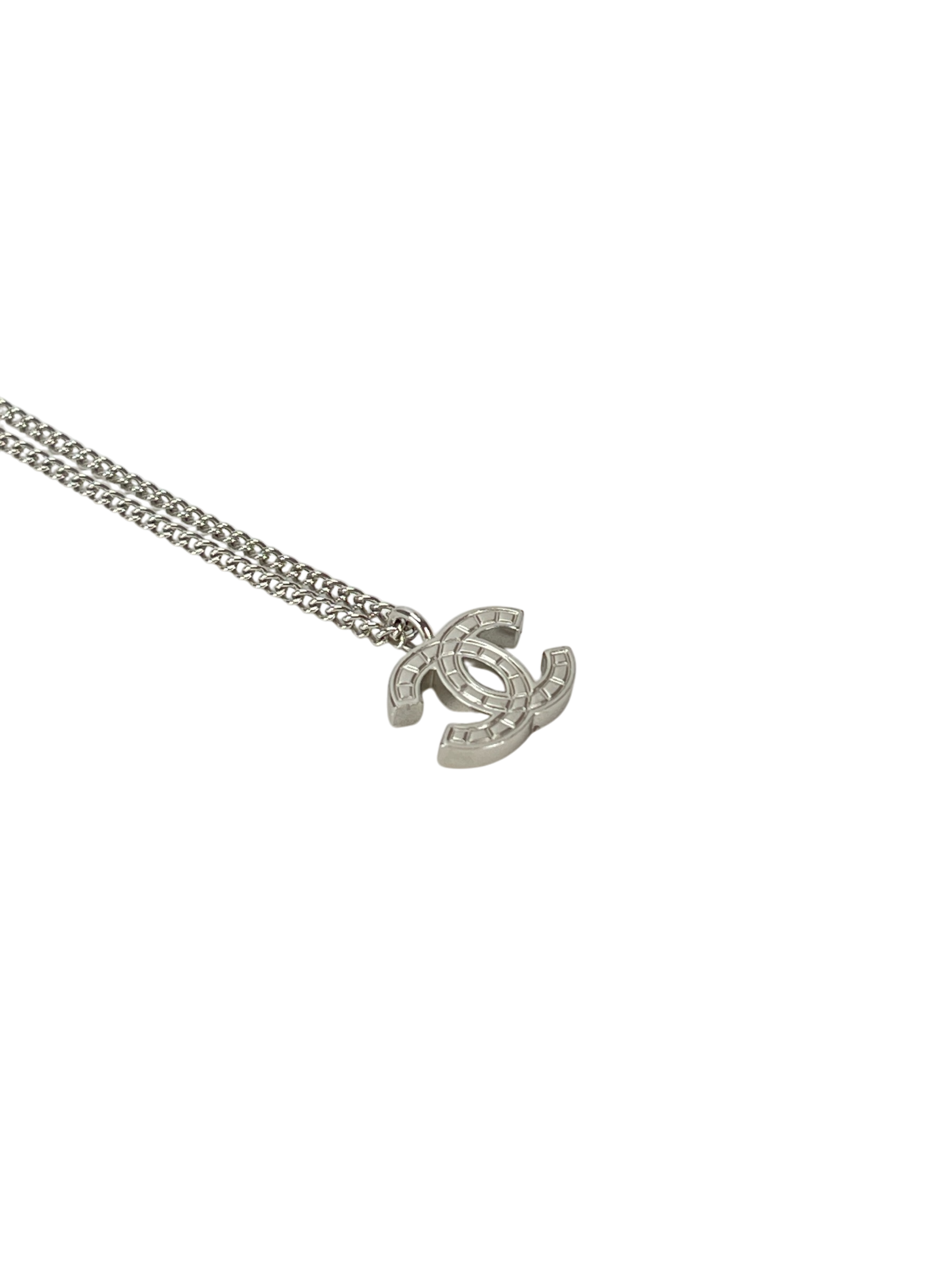 CHANEL - 06V Sliver CC logo Crystal Necklace 