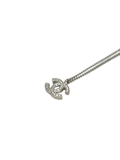 CHANEL - 06V Sliver CC logo Crystal Necklace 