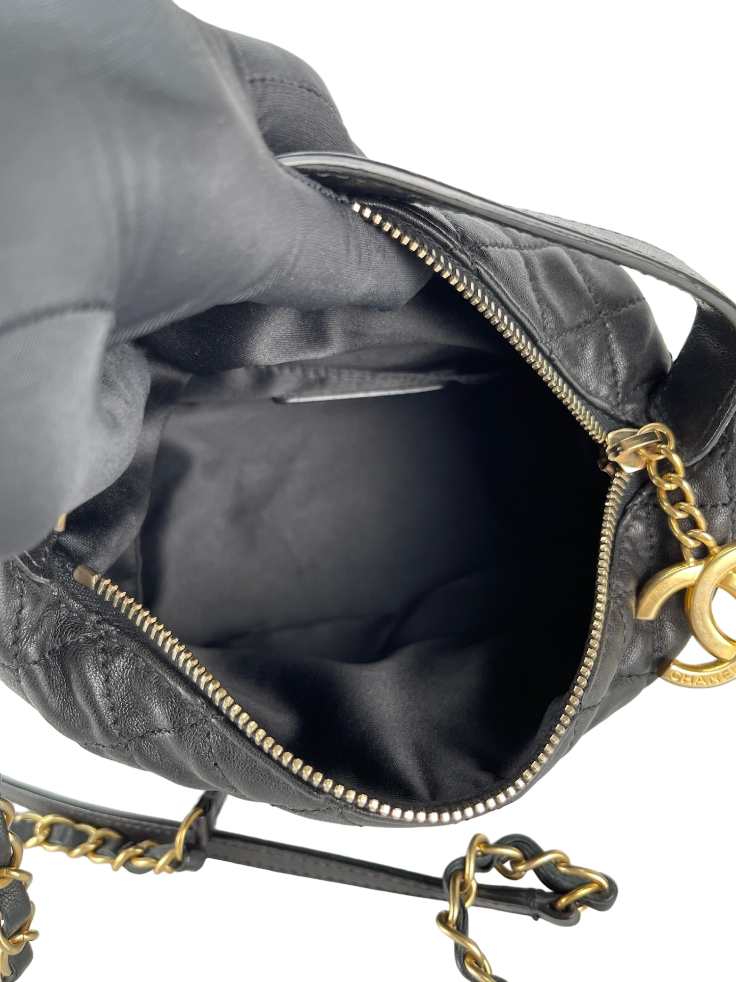CHANEL - Black Quilted lambskin Authentic Bag