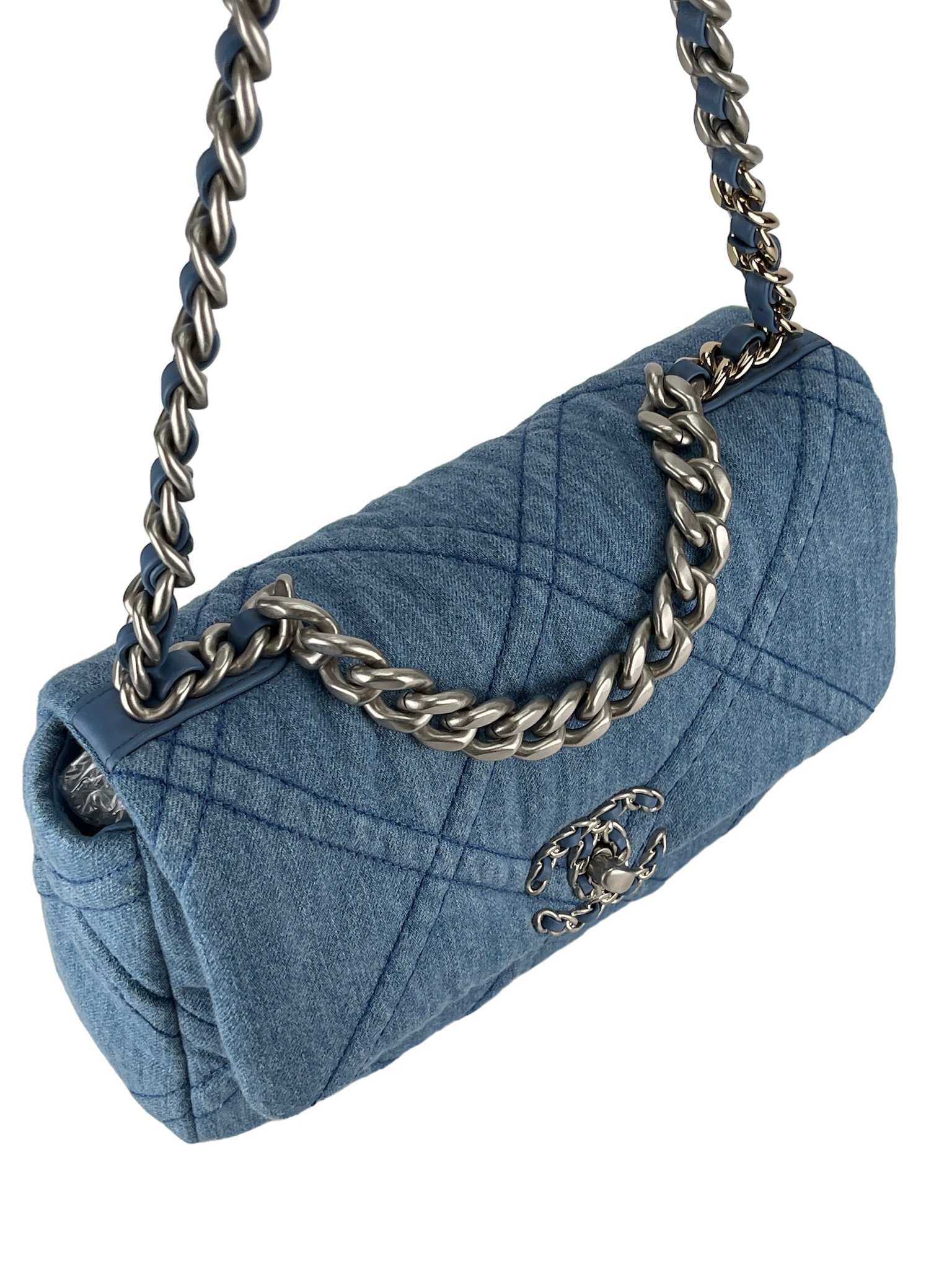 CHANEL - 22P Denim Sliver 19 Bag