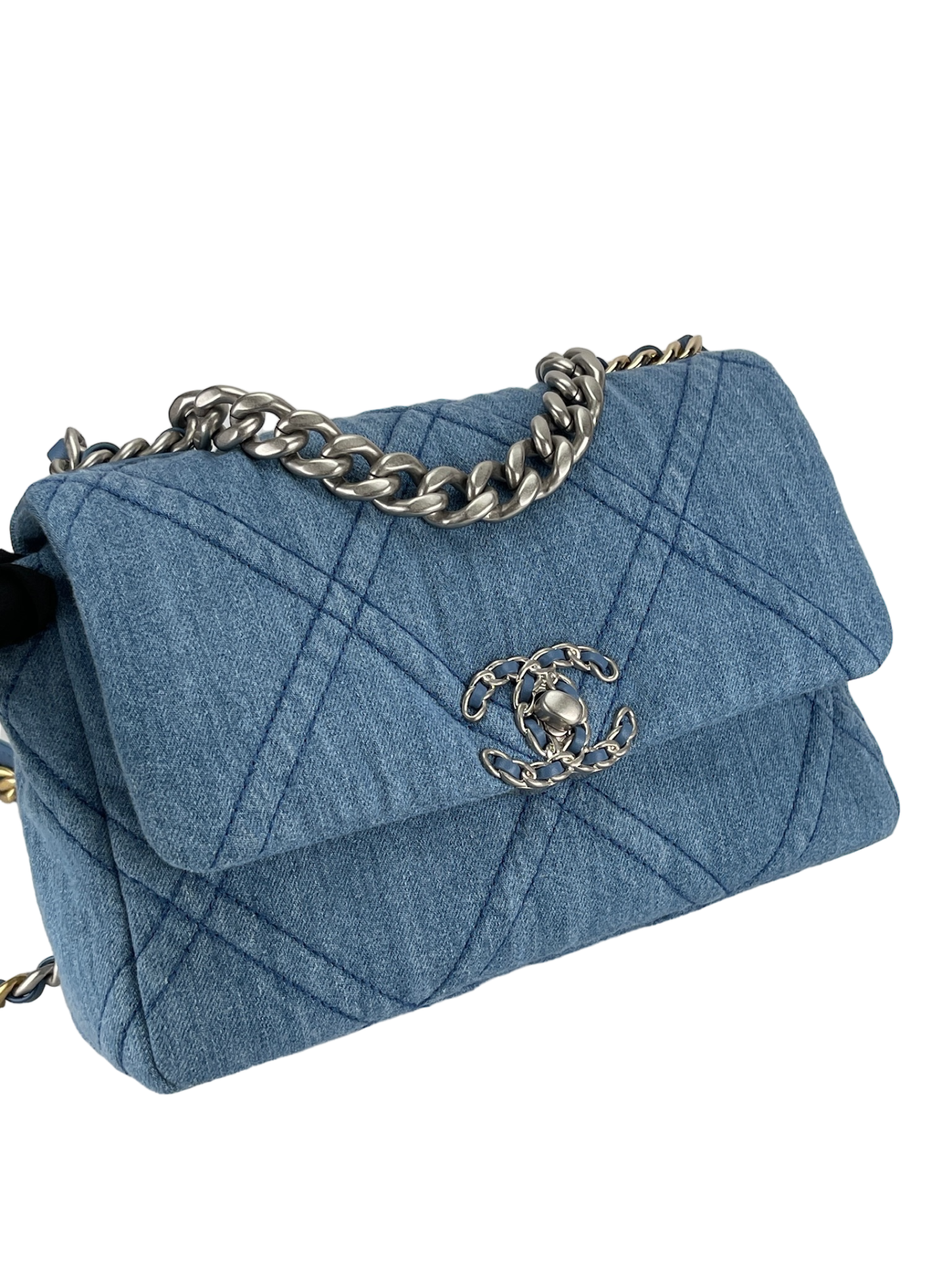 CHANEL - 22P Denim Sliver 19 Bag