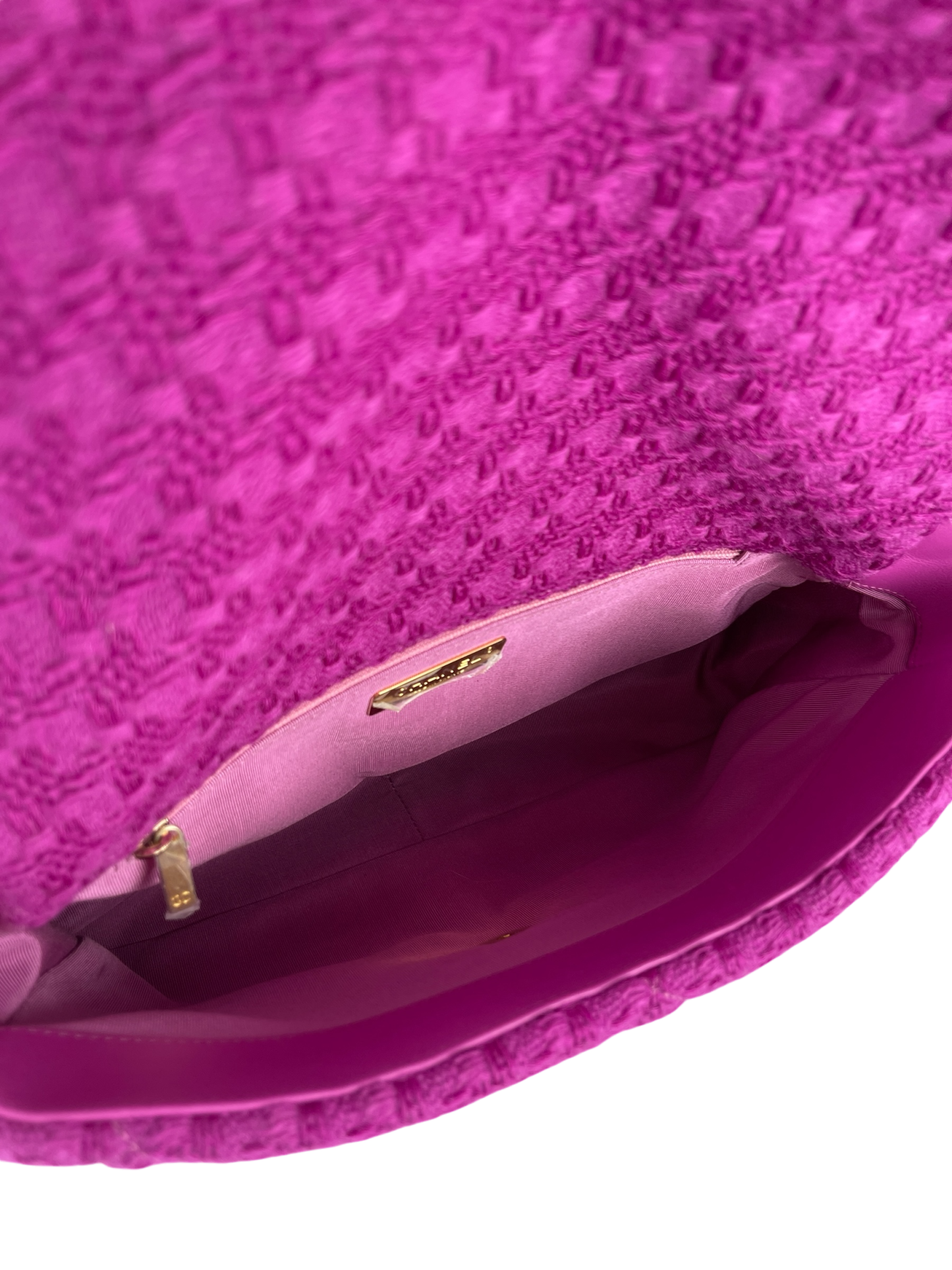 CHANEL - 19 Large Flap Bag Fuchsia Tweed