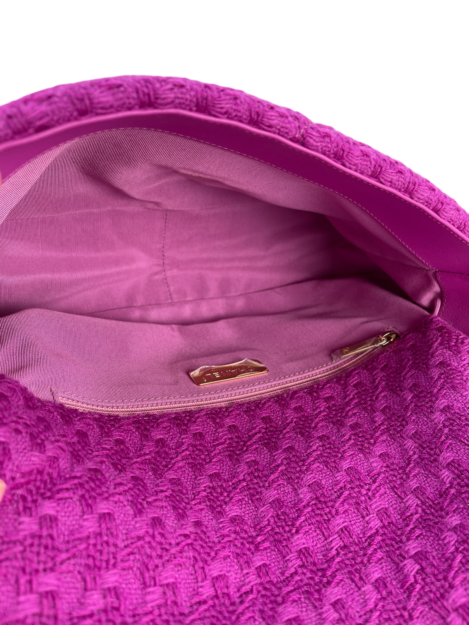 CHANEL - 19 Large Flap Bag Fuchsia Tweed