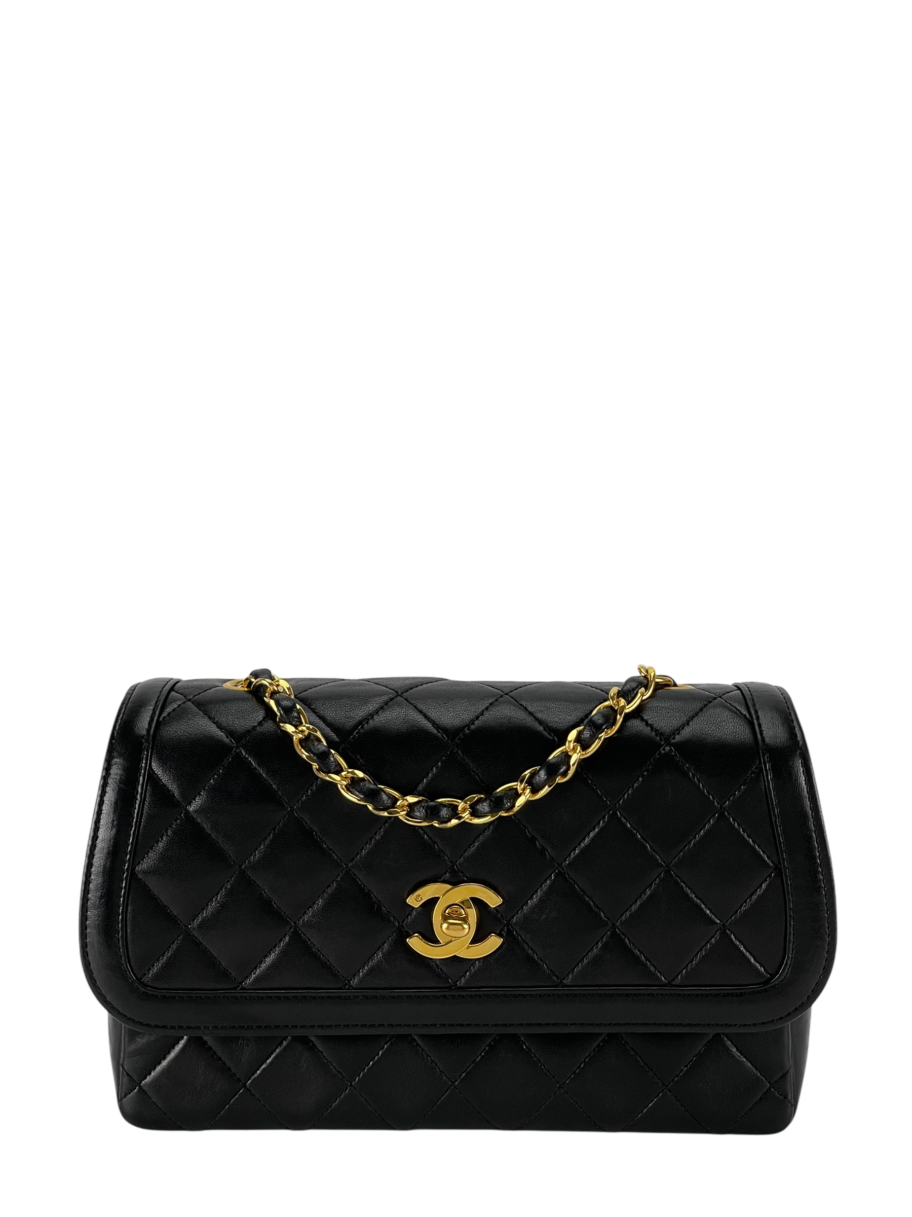 CHANEL - Medium Classic Single Flap Bag with Wallet Shoulder Bag
