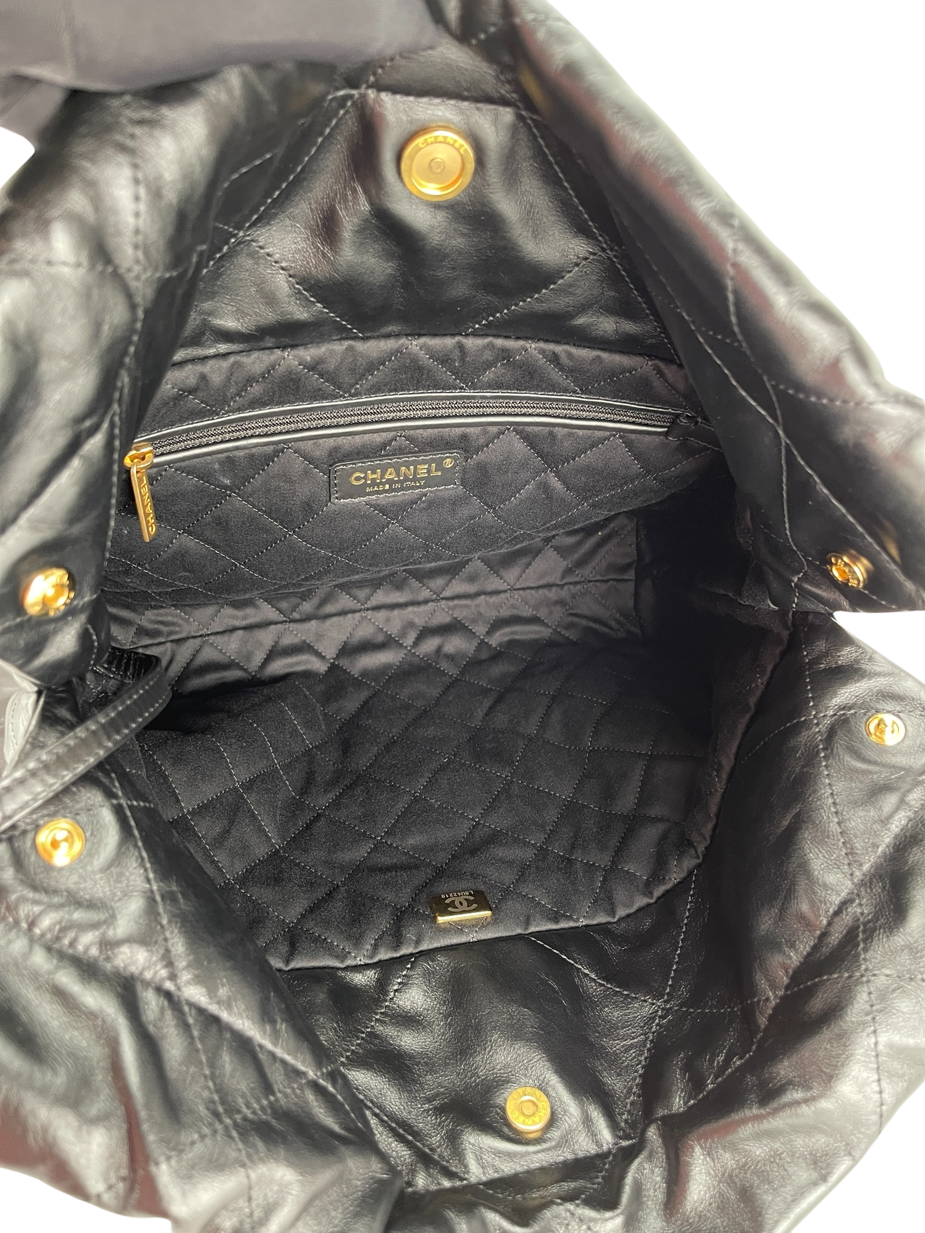 CHANEL - 22 Bag Black Lambskin Small