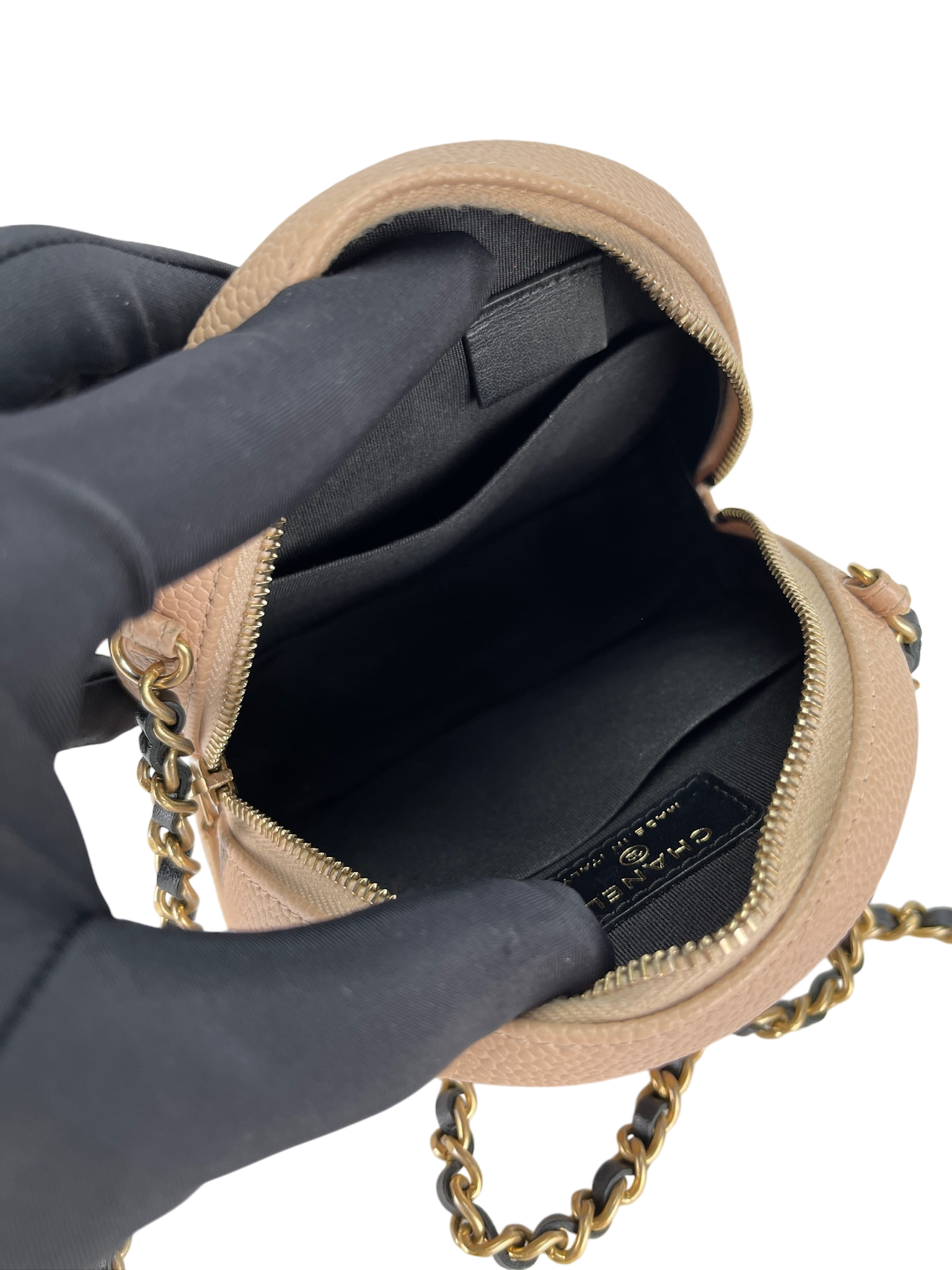 CHANEL - Beige Black Cavair Quilted Filigree Round Clutch bag