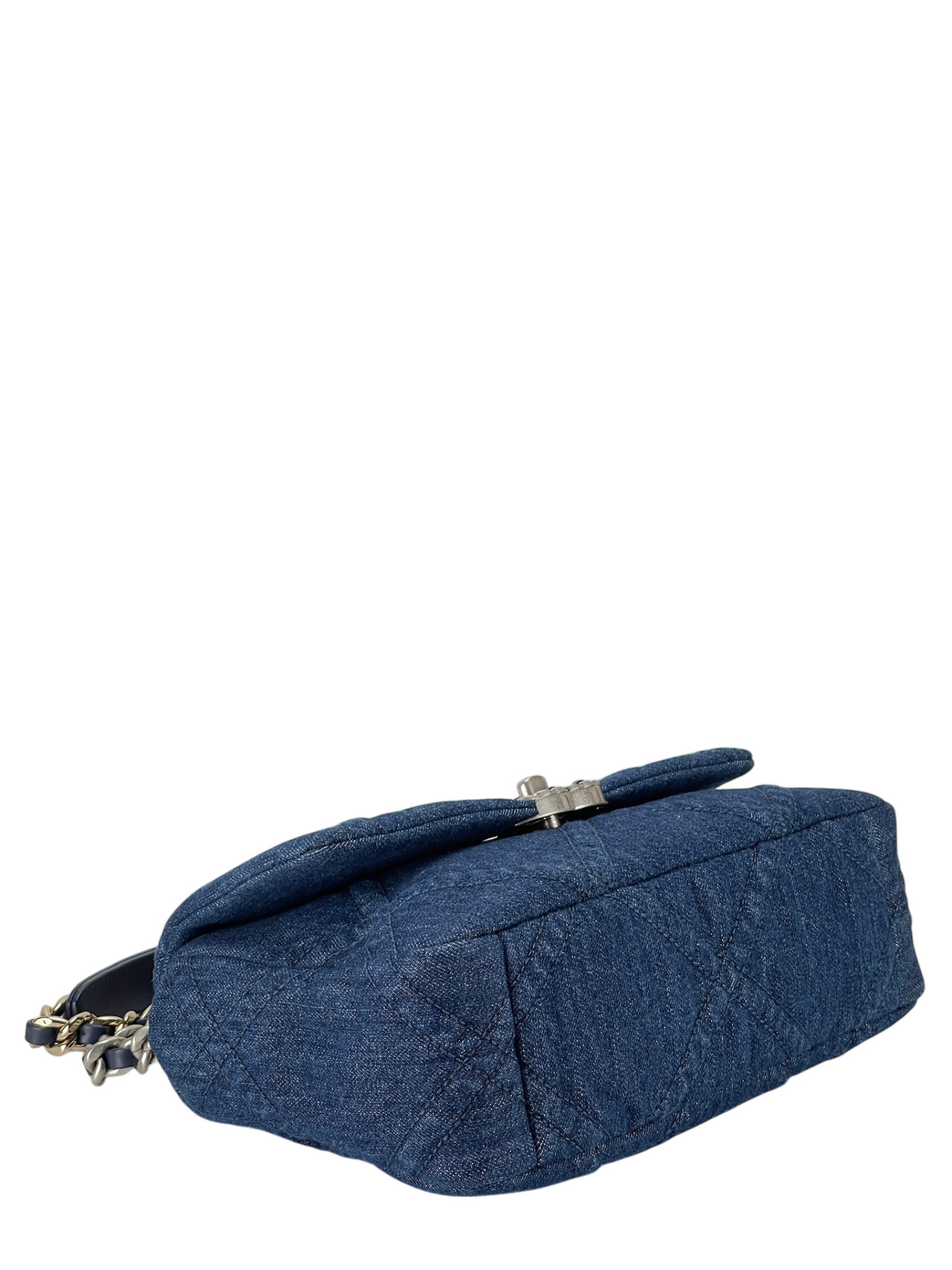 CHANEL - 22P Denim Sliver 19 Bag Small