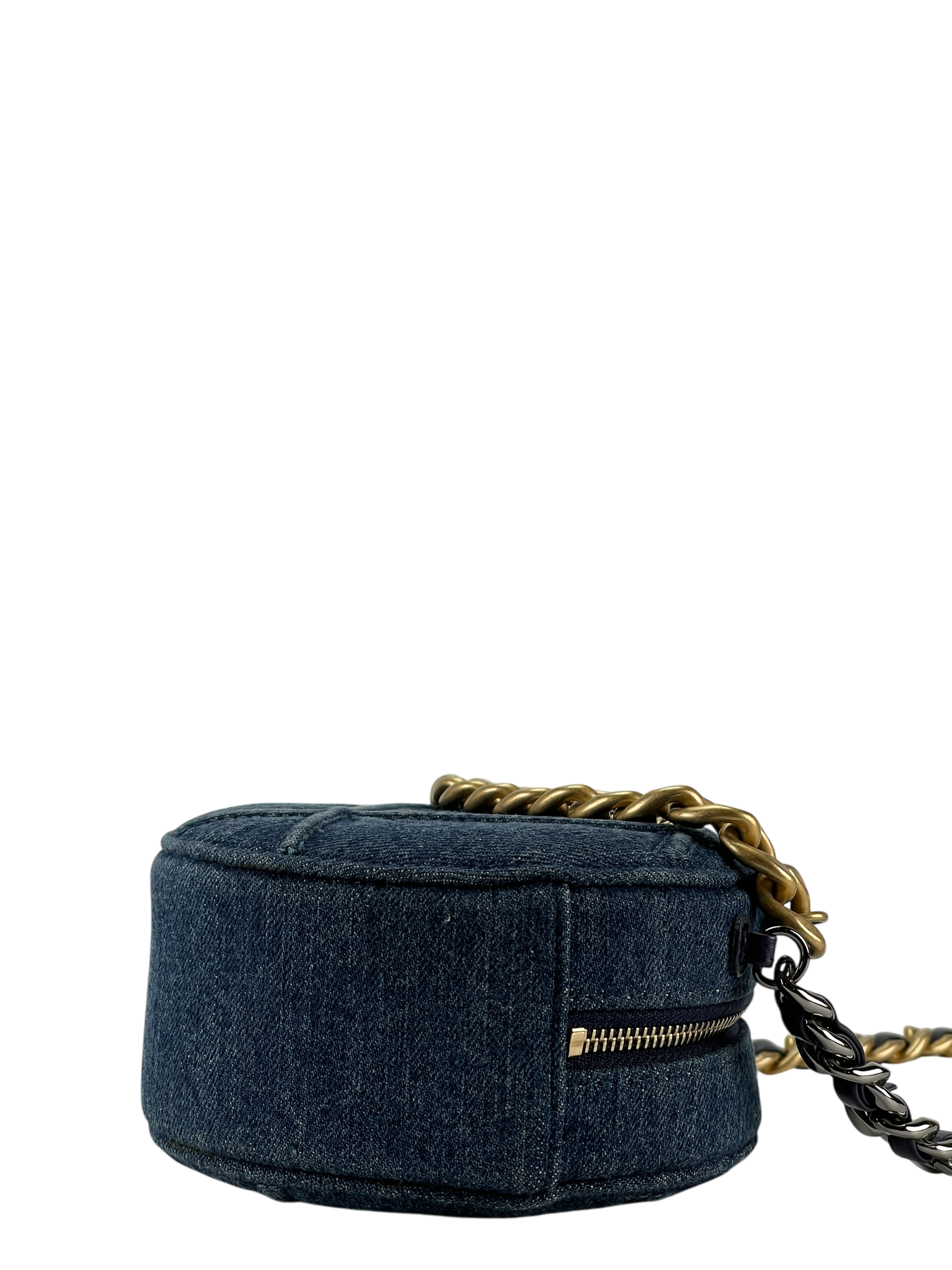 CHANEL - 19 Round Clutch Blue Denim bag