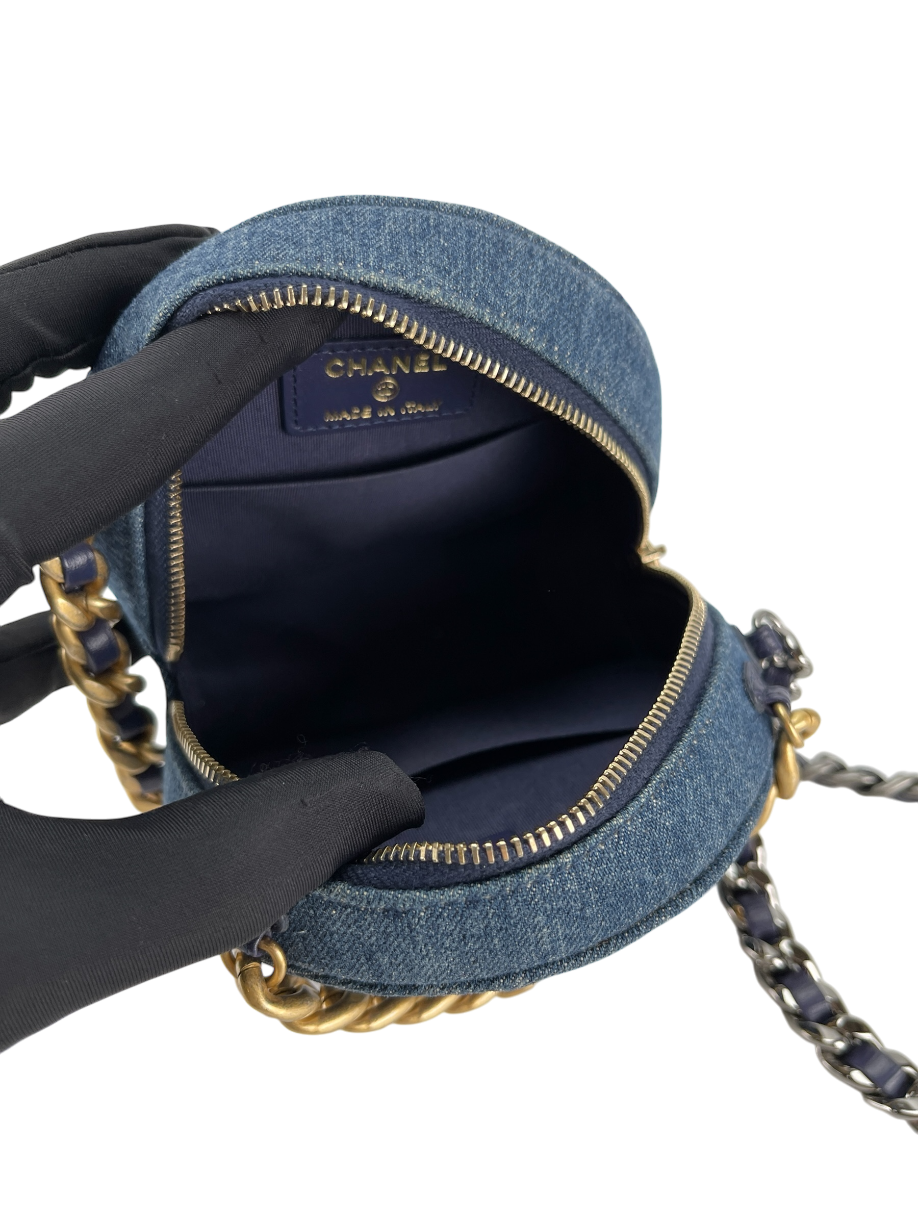 CHANEL - 19 Round Clutch Blue Denim bag