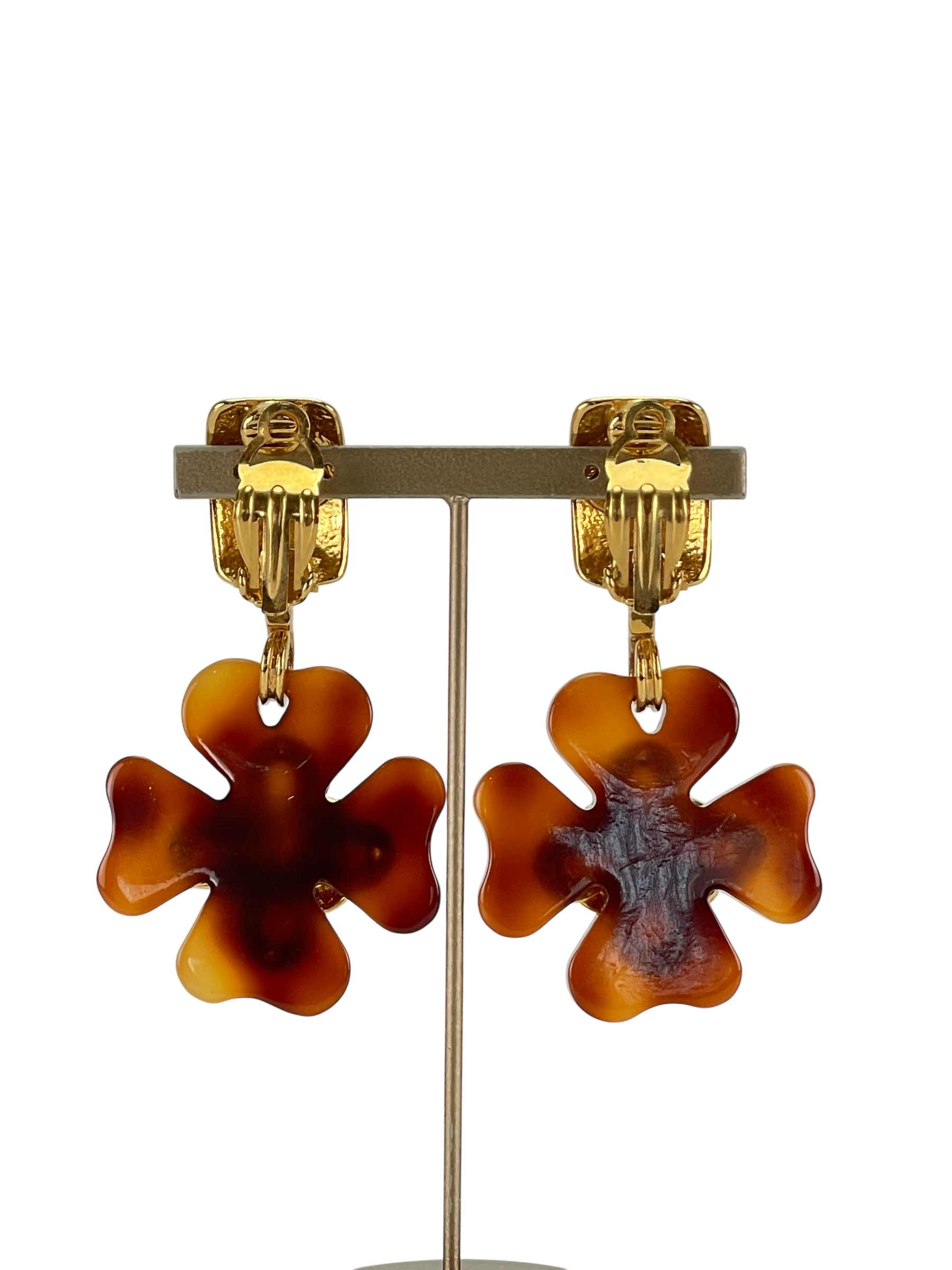 CHANEL - Clover Here Mark Swing Earrings