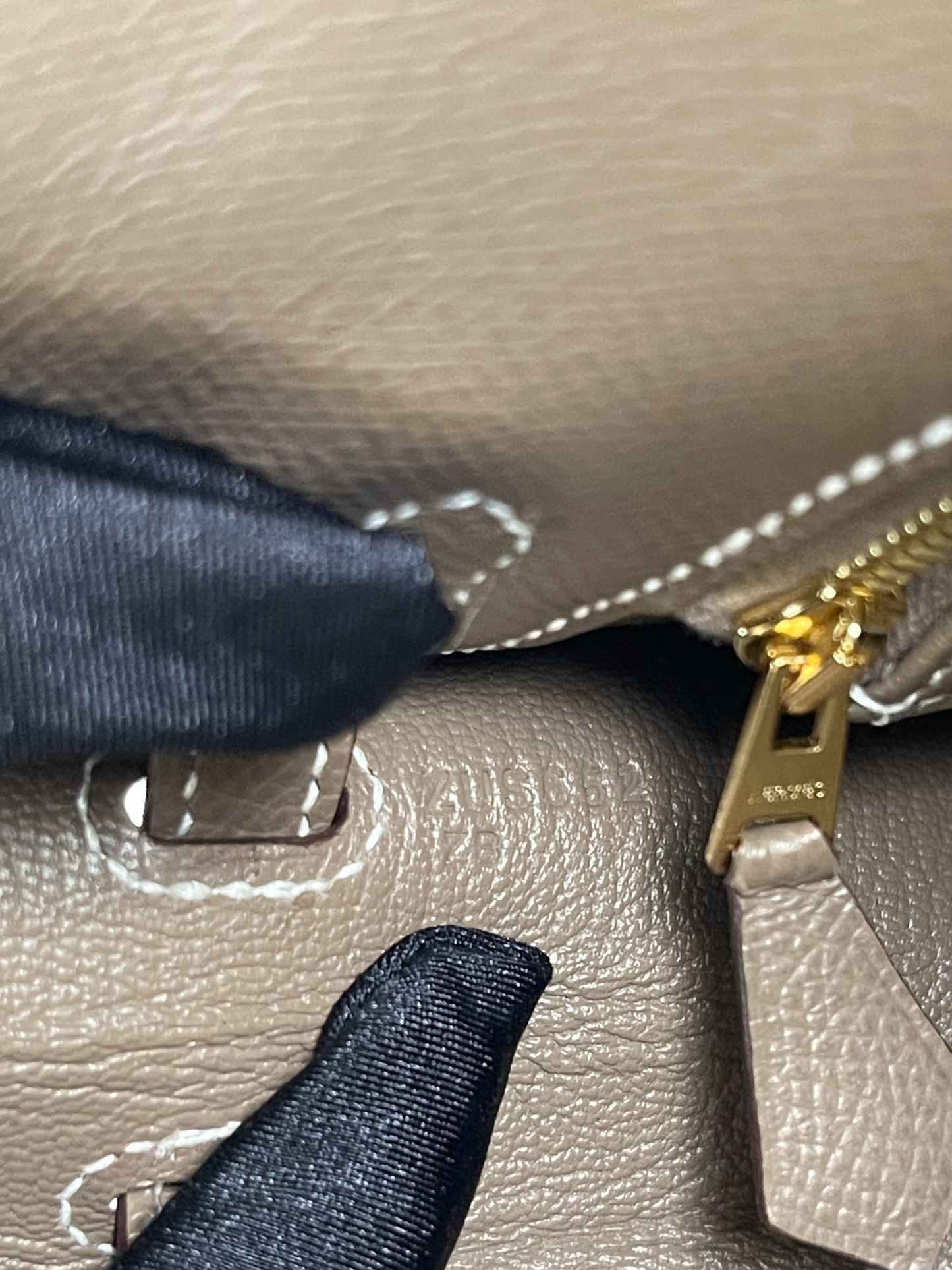 HERMES - Kelly 25 Etoupe Togo Gold Hardware