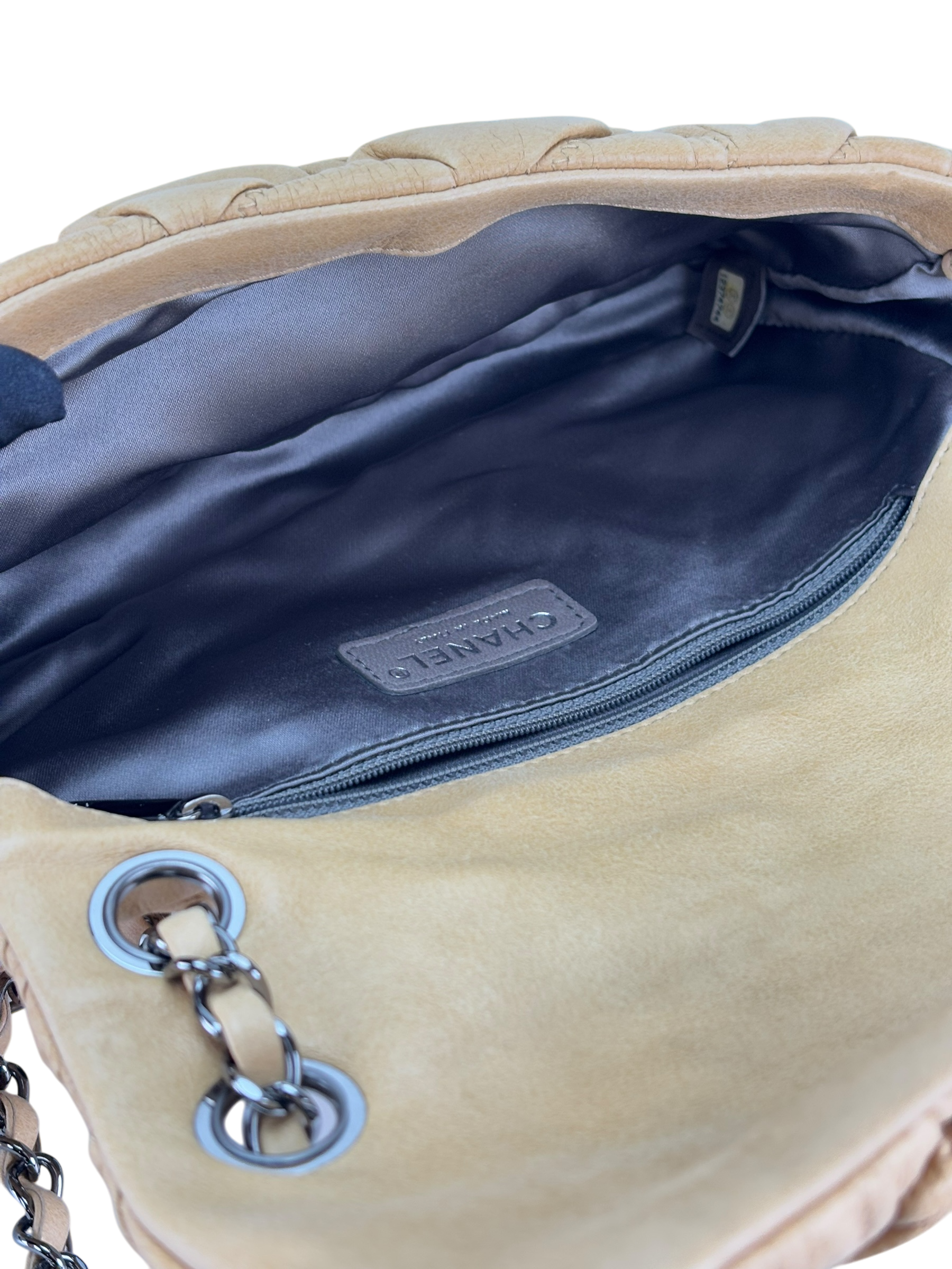 CHANEL - Beige Calfskin Quilted Medium Bubble Quilt Flap Bag