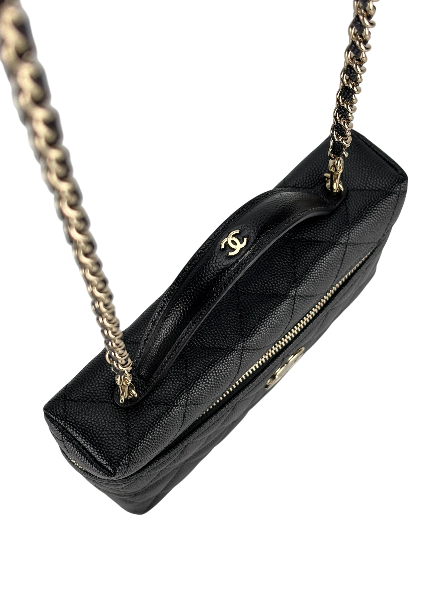 CHANEL - 25C Black Caviar Quilted Vanity Clutch With Chain 