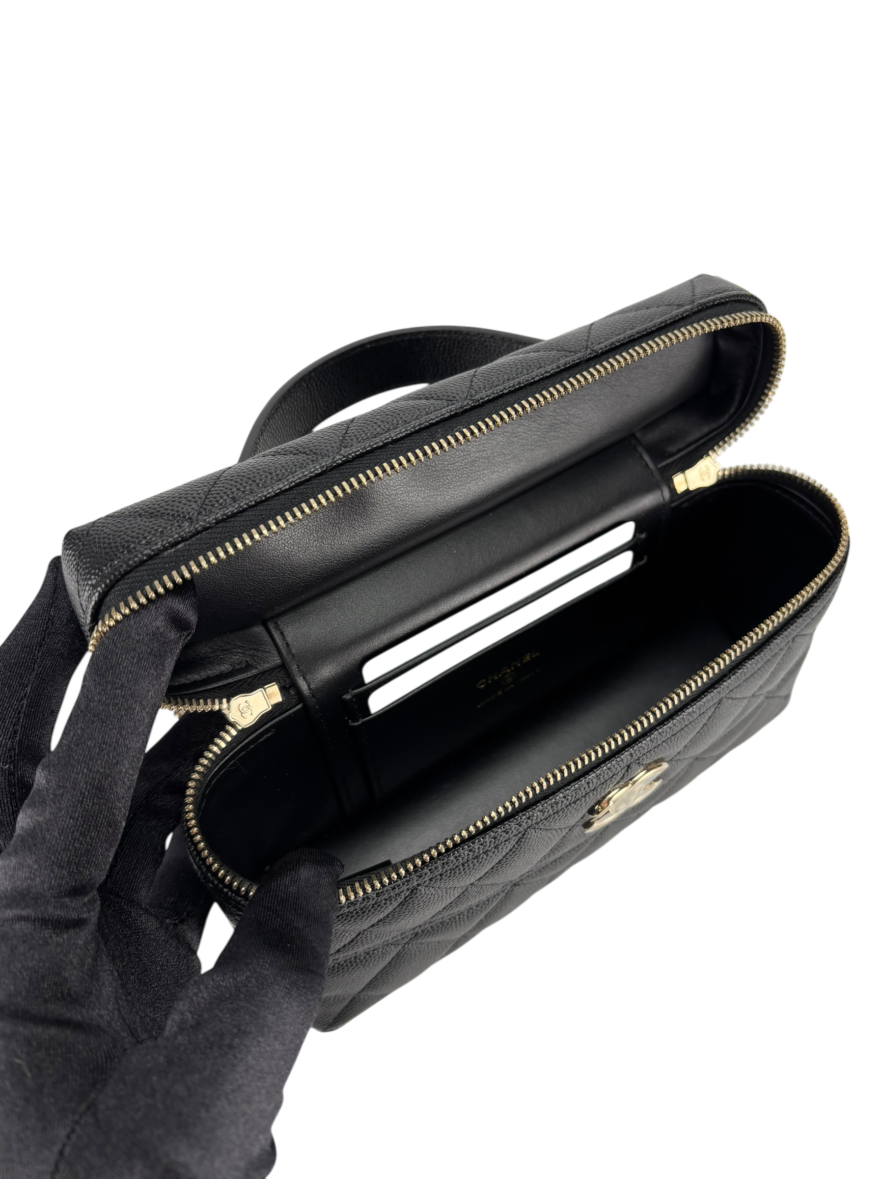 CHANEL - 25C Black Caviar Quilted Vanity Clutch With Chain 