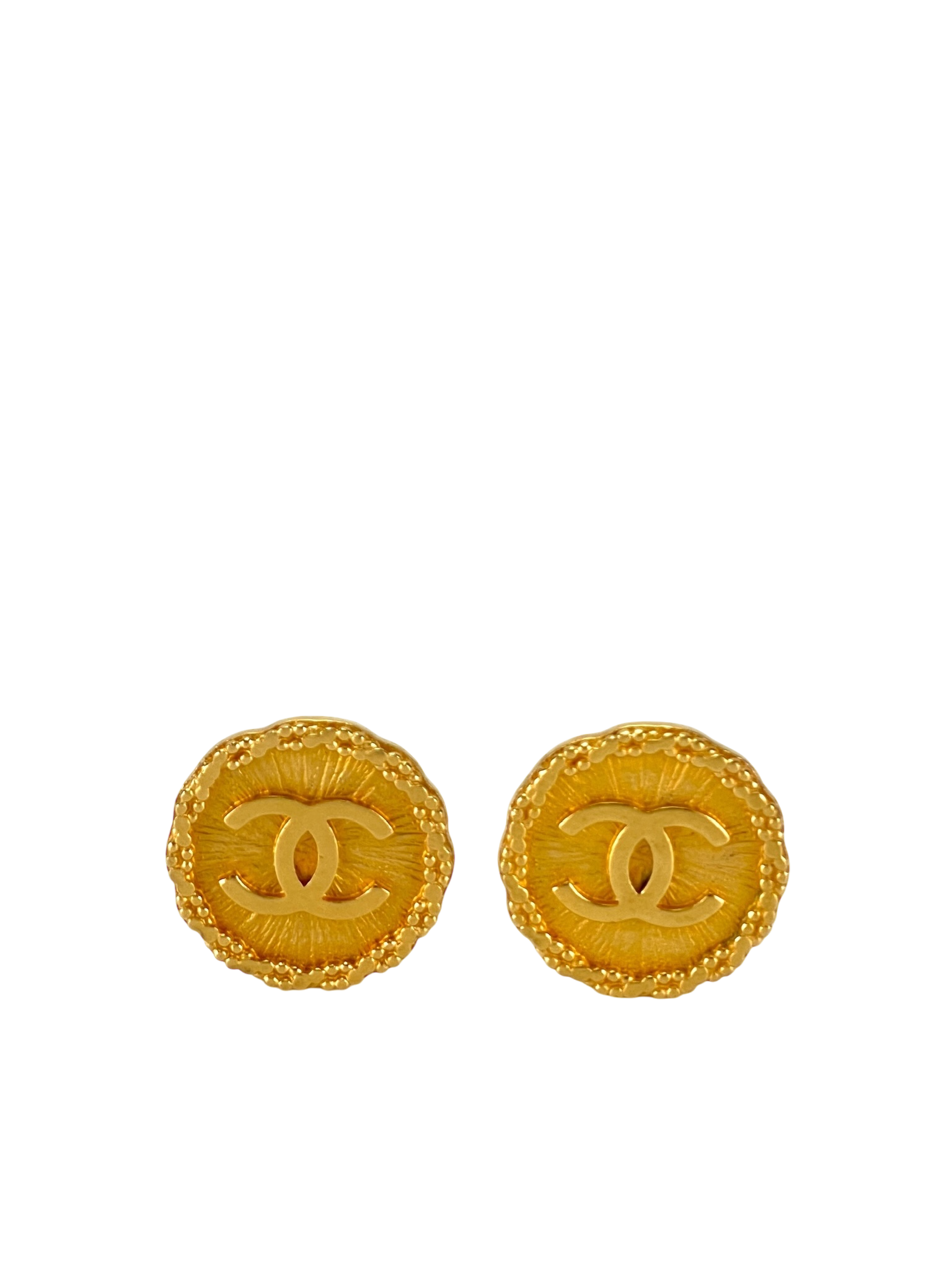 CHANEL - 94P Gold Circle CC Mark Earrings