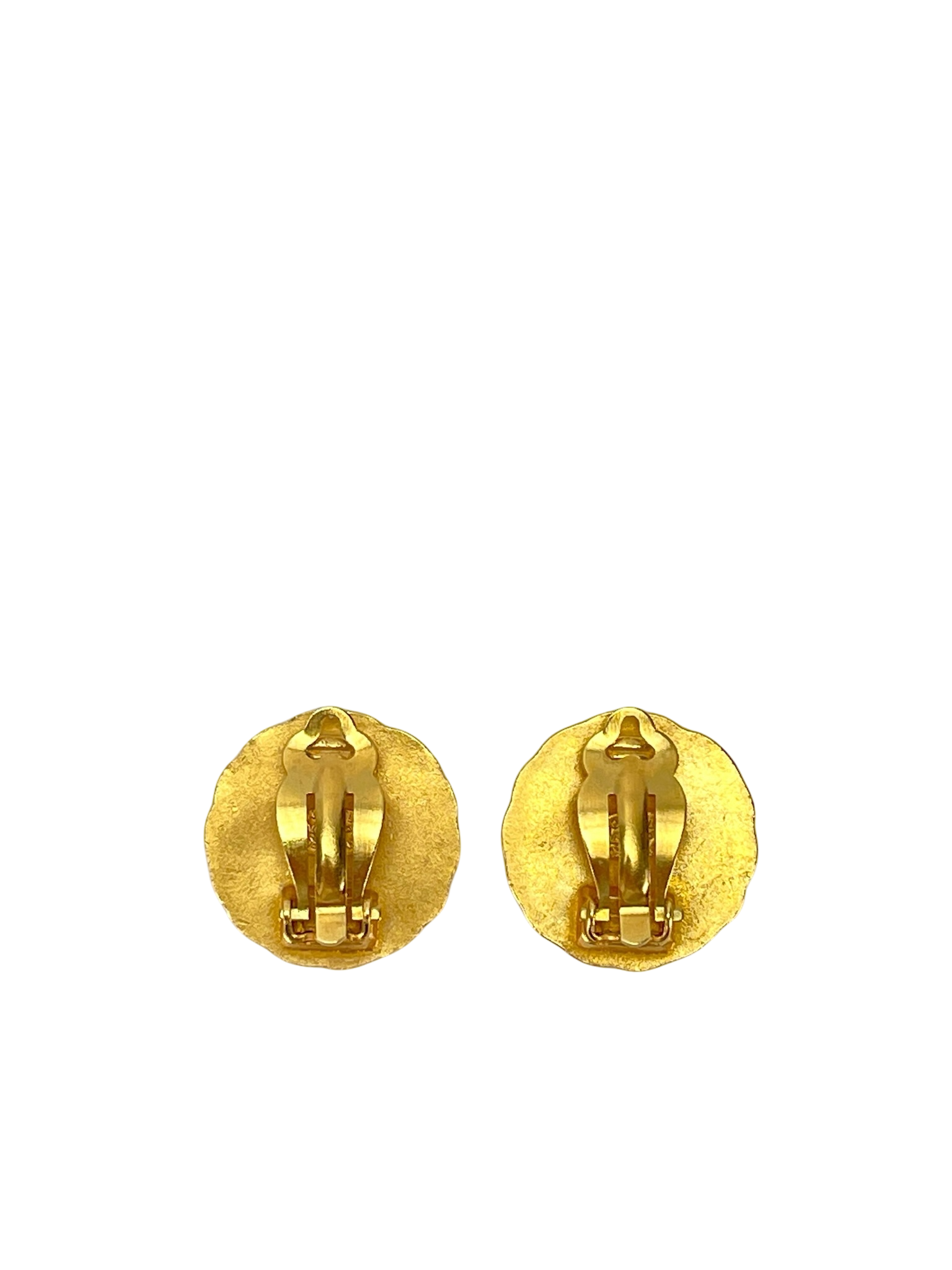 CHANEL - 94P Gold Circle CC Mark Earrings