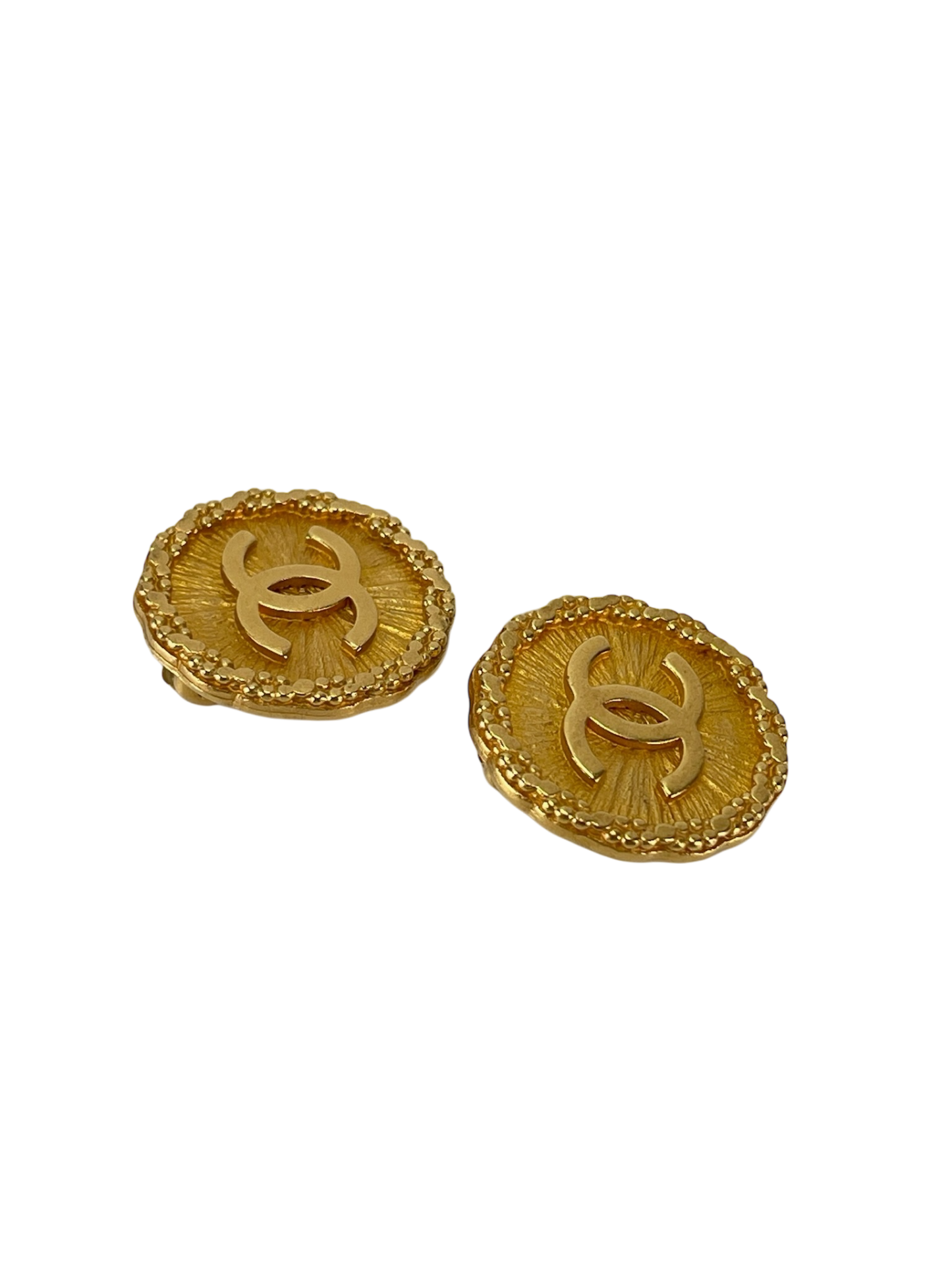 CHANEL - 94P Gold Circle CC Mark Earrings