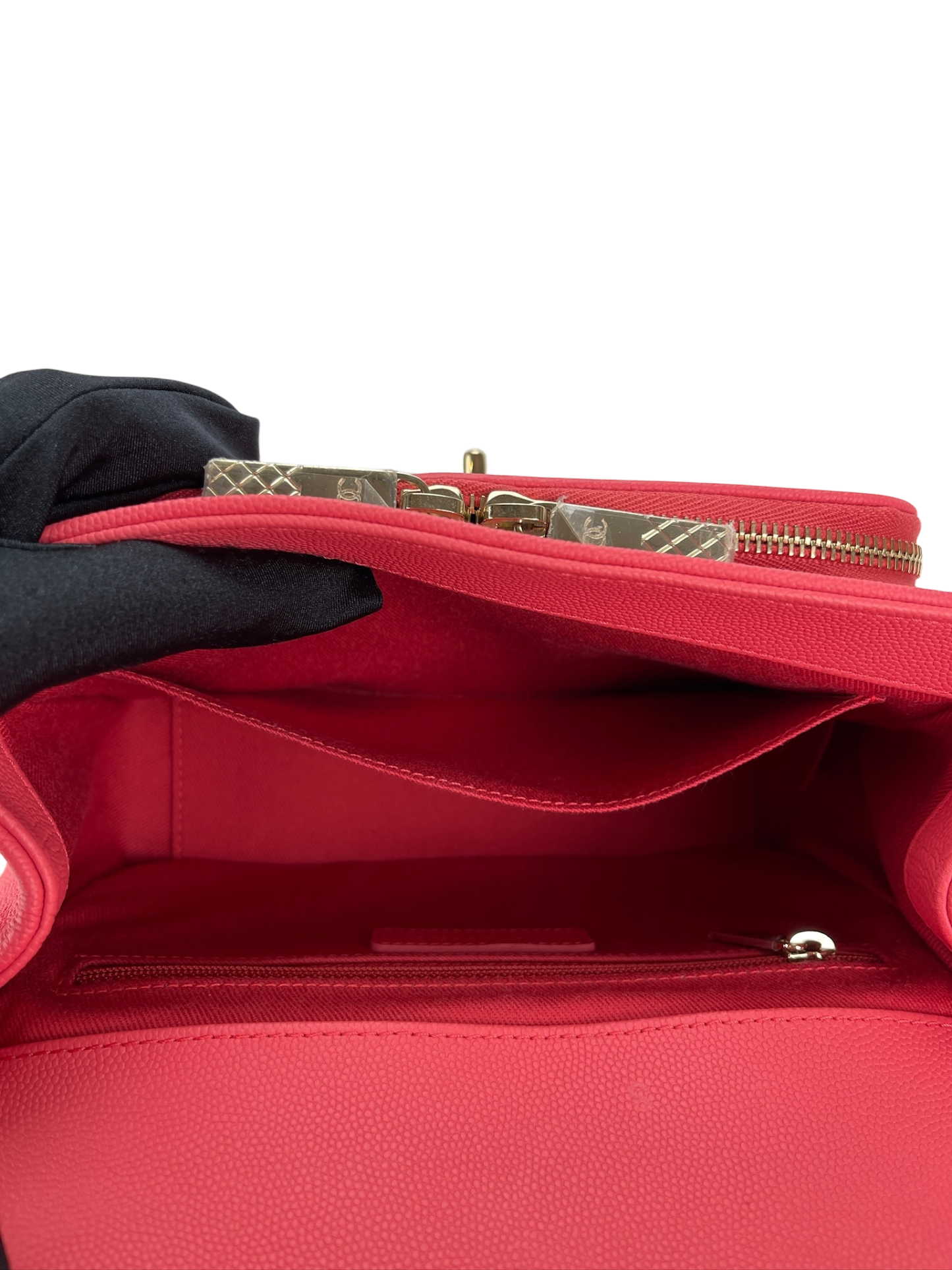 CHANEL - Red Caviar Top Handle Quilted CC Box Flap Bag Gold Hardware