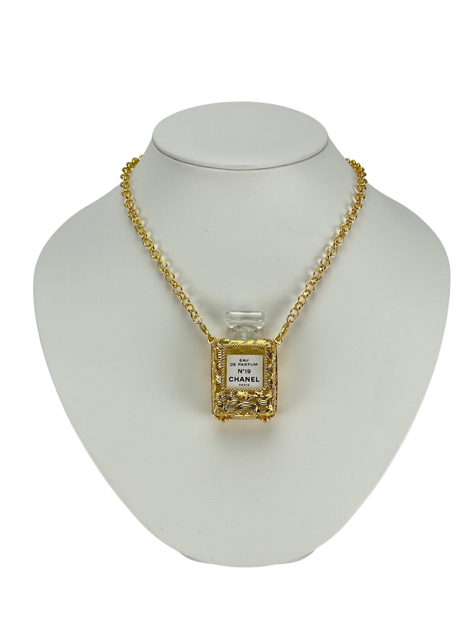 CHANEL - 1990s N.19 Perfume Case Necklace