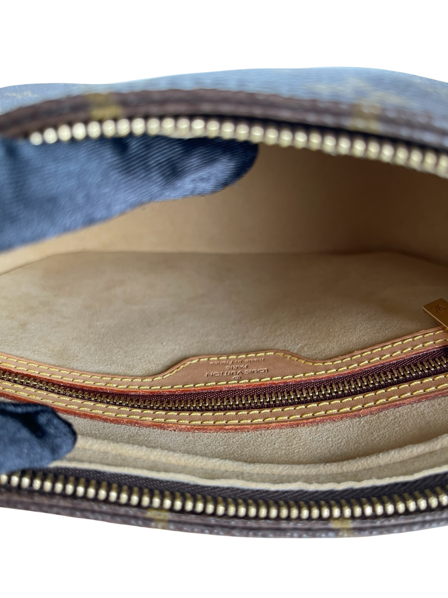 LOUIS VUITTON - Monogram Canvas Looping Shoulder Bag