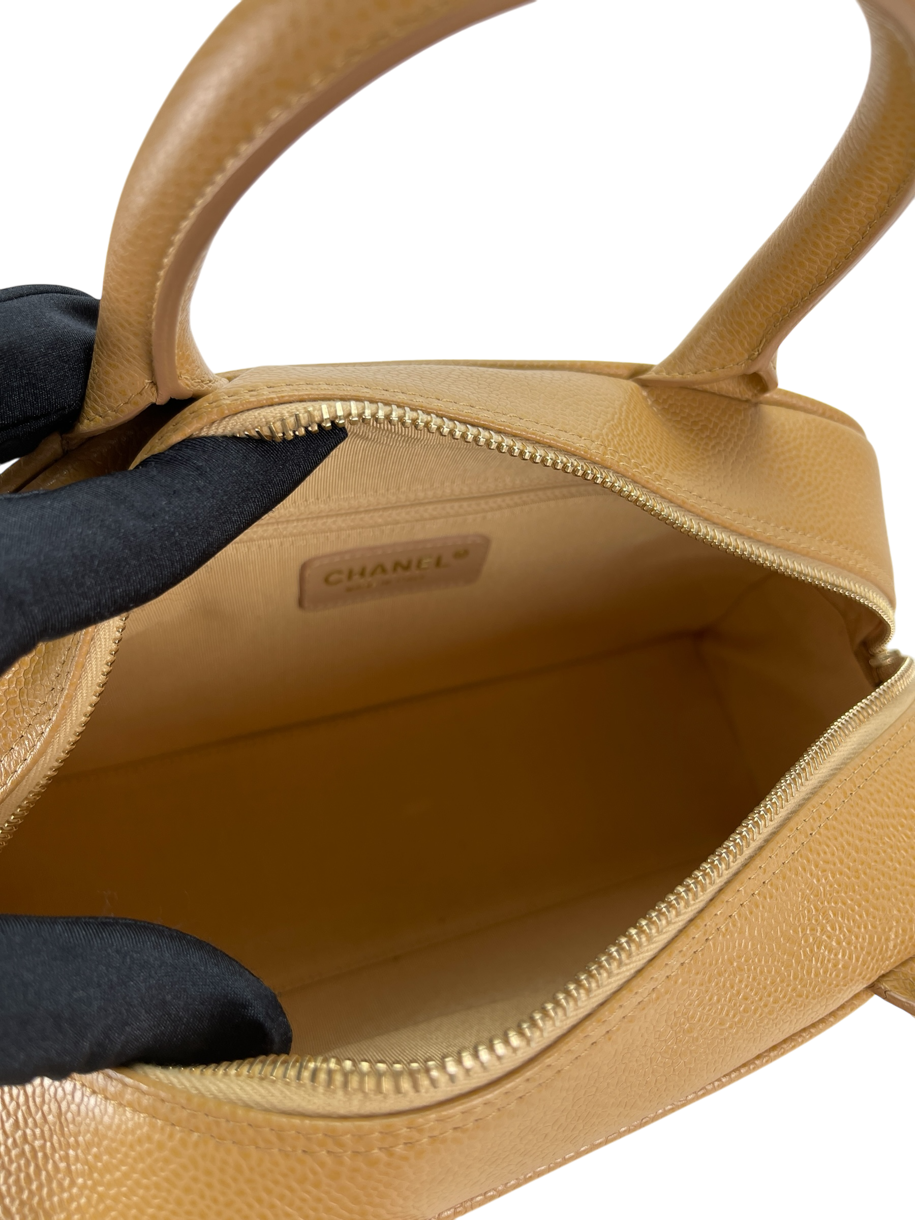 CHANEL - Yellow Caviar 2003-2004 Beige Bowling Bag