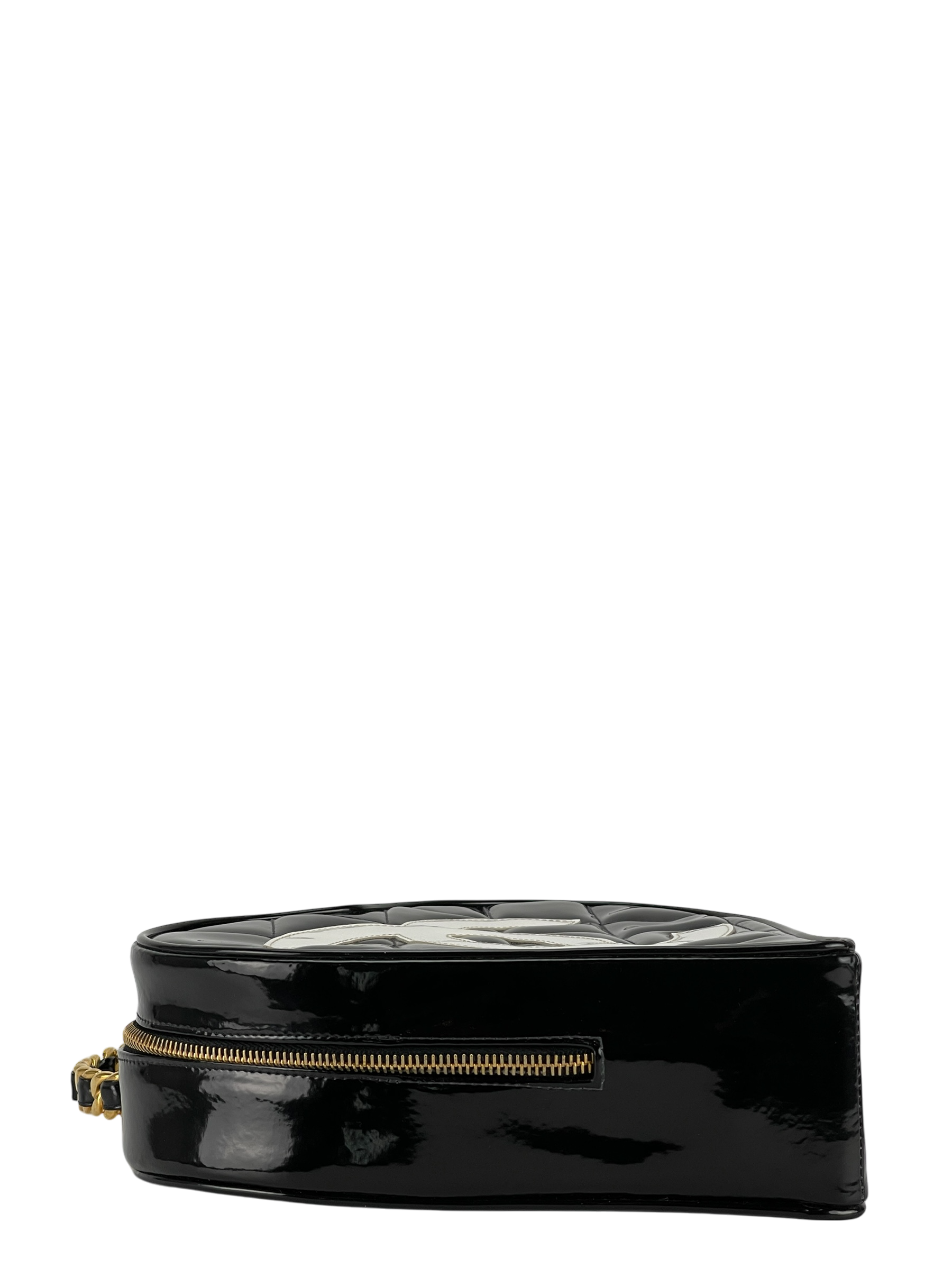 CHANEL -1995-1996 CC Heart-Shaped Vanity Bag 