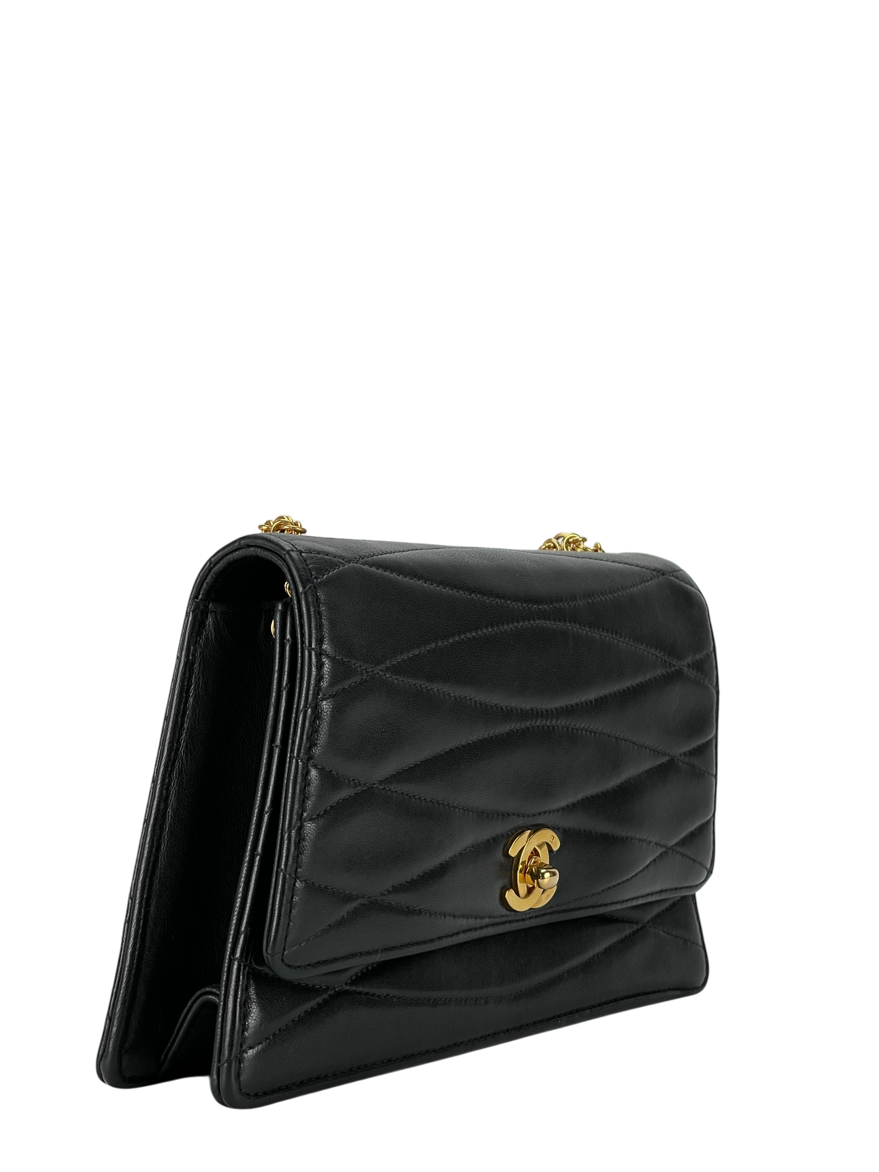 CHANEL - Wave Stitch Lambskin Single Flap Single Chain Bag Coco Mark Black Gold Hardware