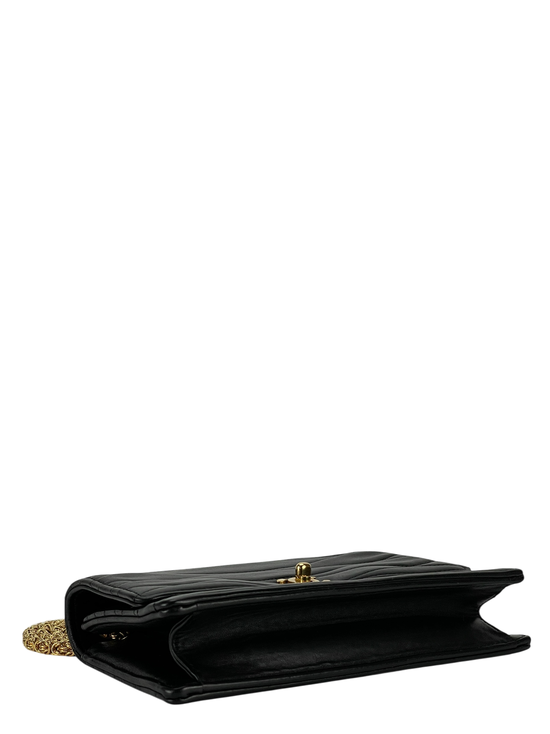 CHANEL - Wave Stitch Lambskin Single Flap Single Chain Bag Coco Mark Black Gold Hardware