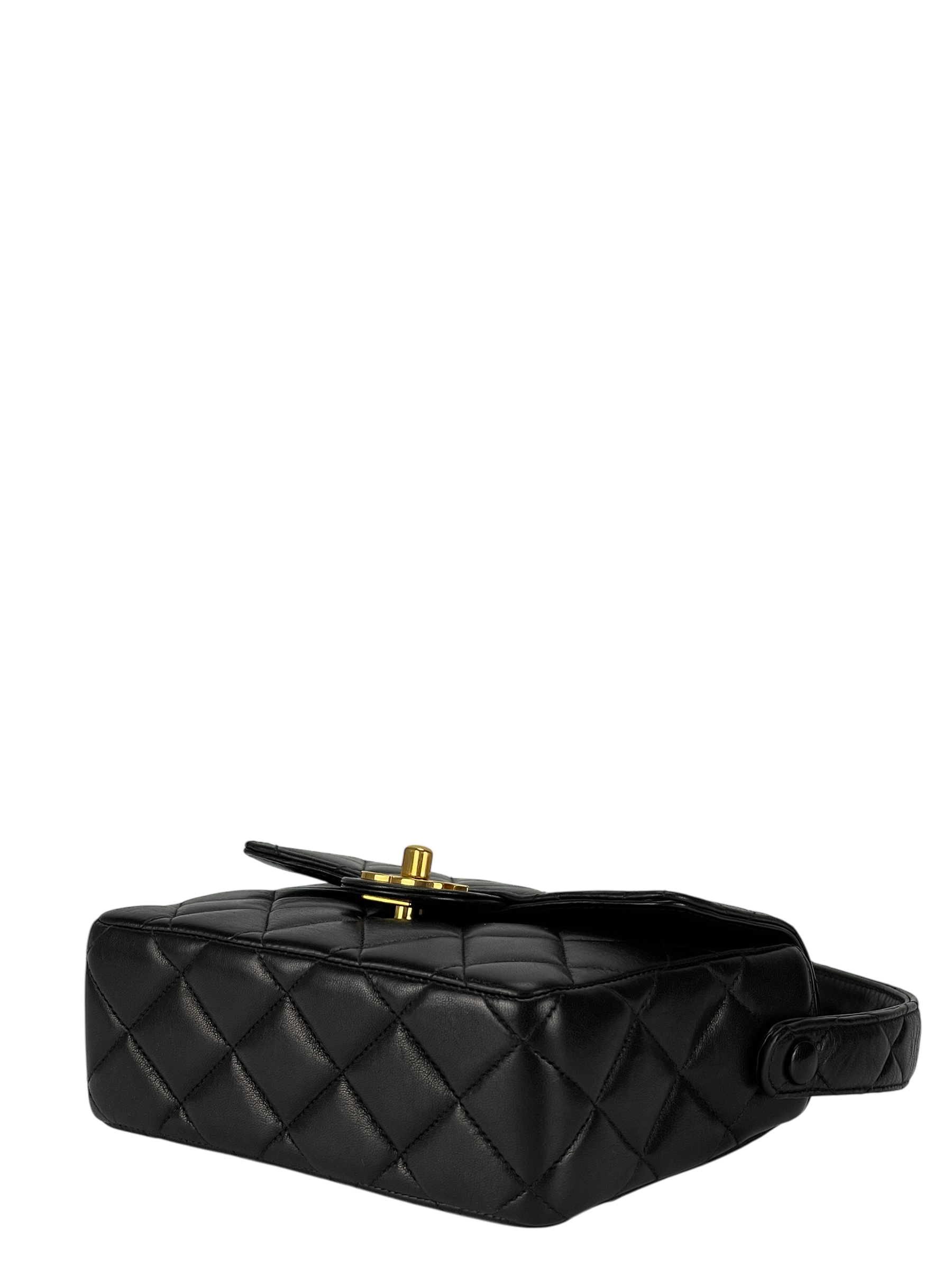 CHANEL - 1994-1996 Black Lambskin Handbag
