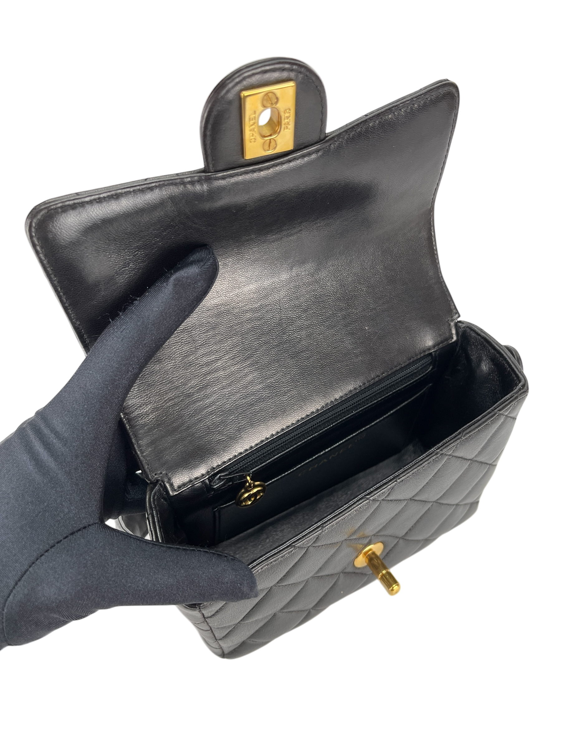 CHANEL - 1994-1996 Black Lambskin Handbag