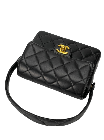 CHANEL - 1994-1996 Black Lambskin Handbag